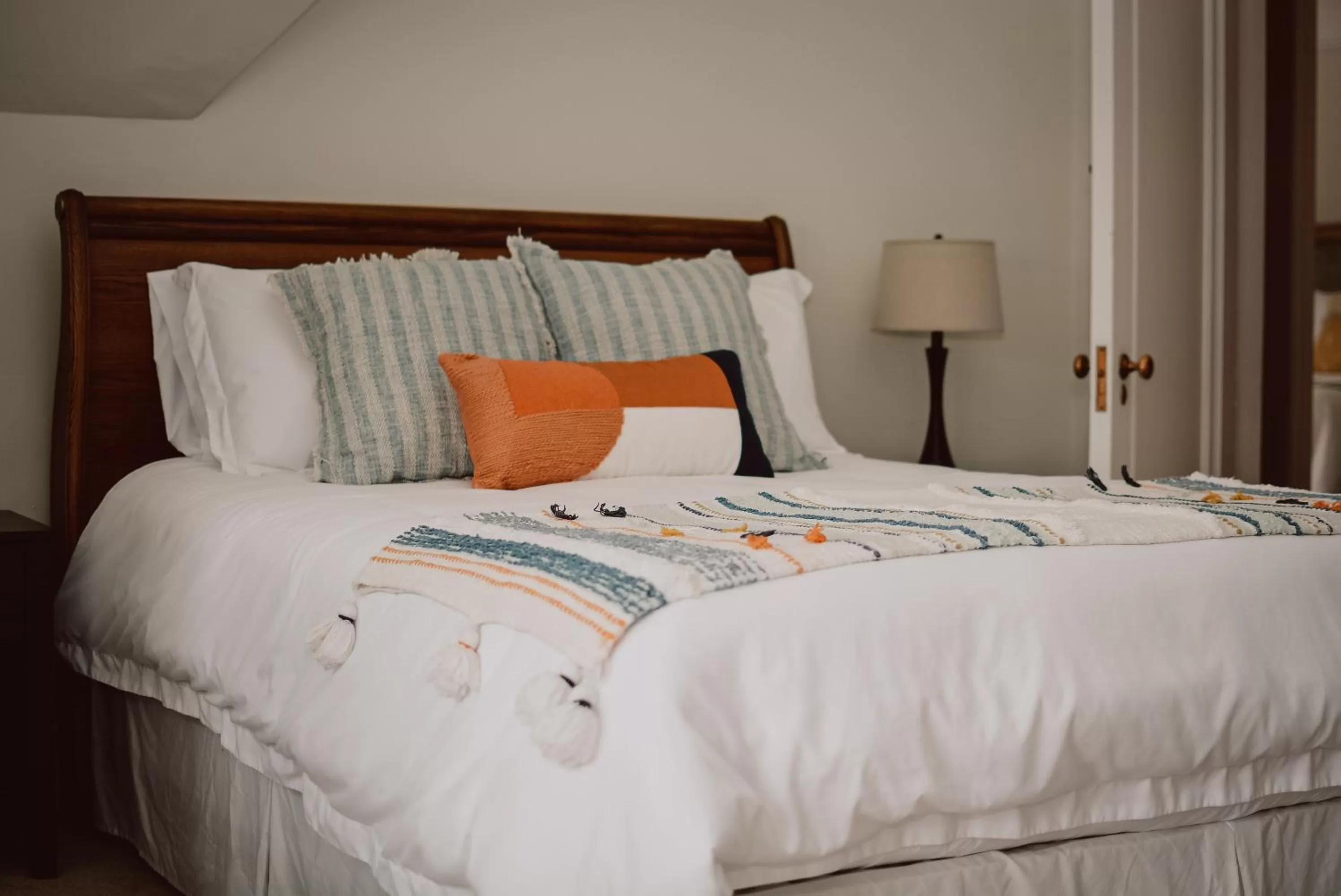 Bed in Hill Road Manor Bed & Breakfast