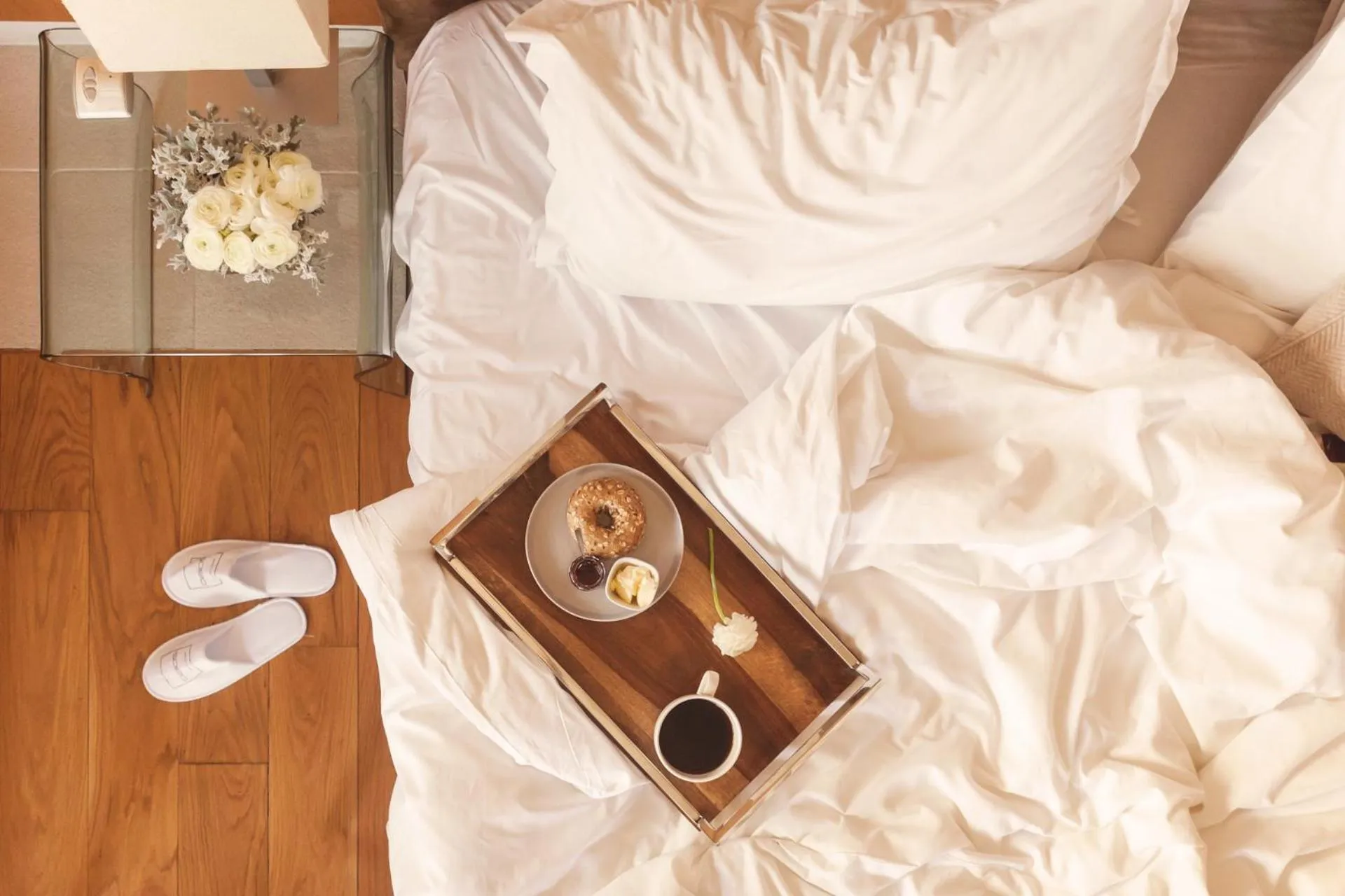 Coffee/tea facilities, Bed in Daios Luxury Living