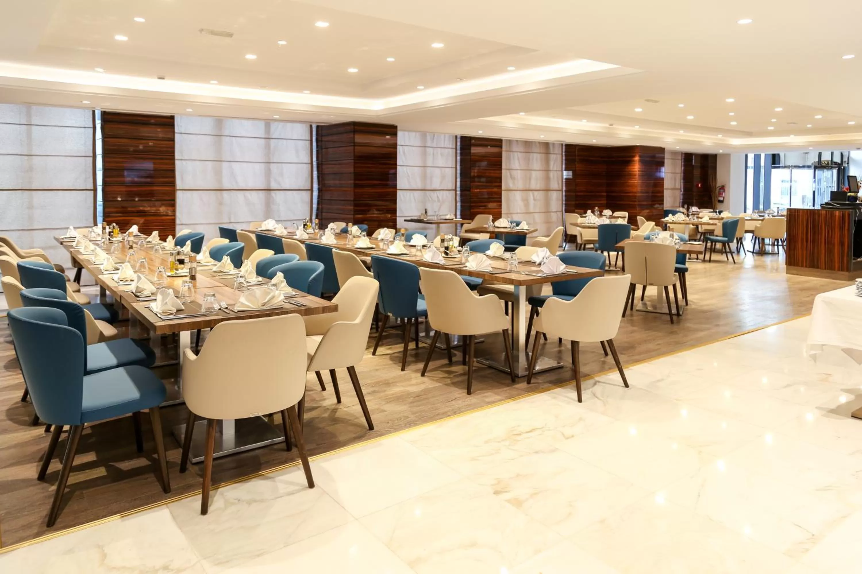 Restaurant/places to eat in Radisson Hotel Sfax