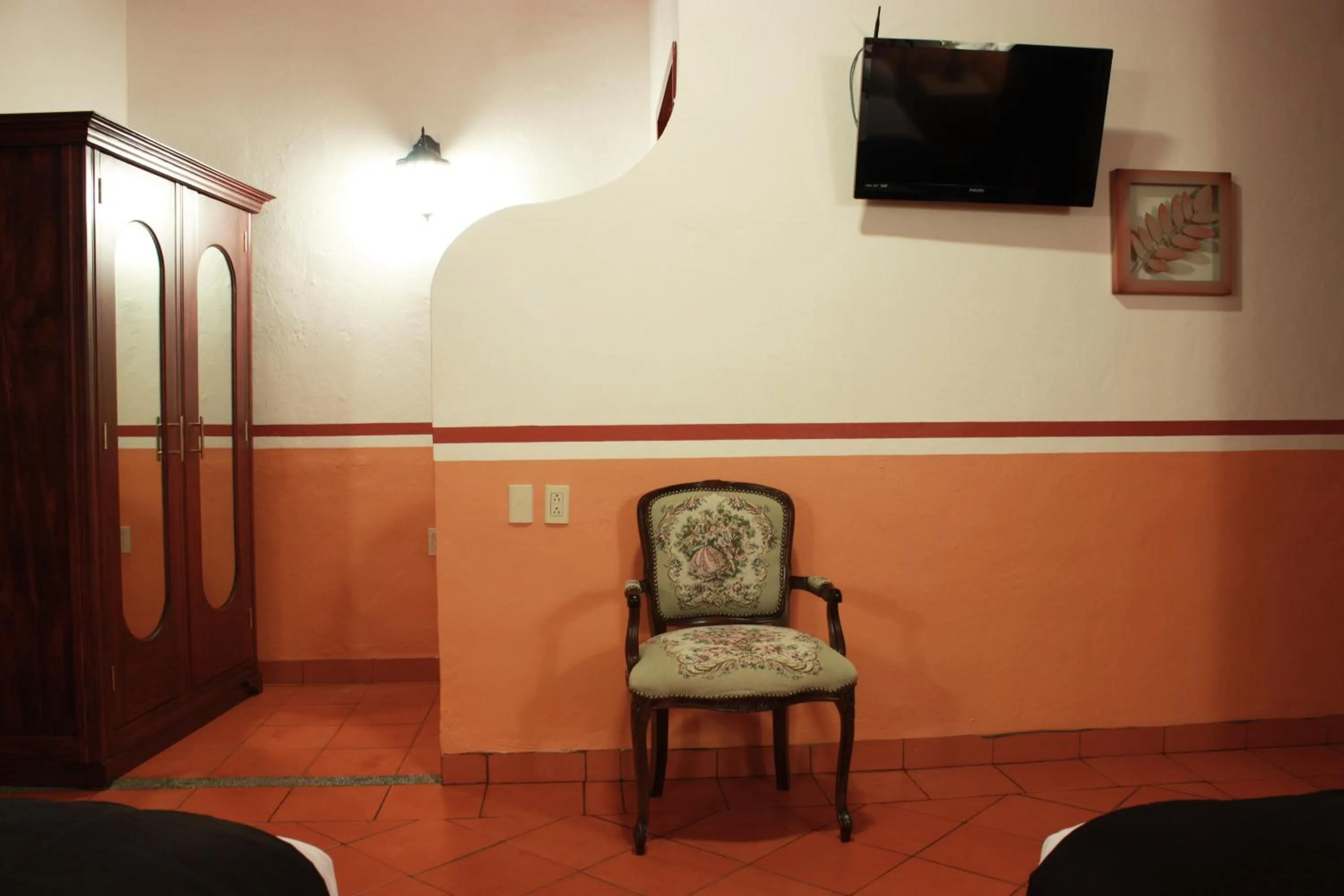 Photo of the whole room in Hotel de la Paz