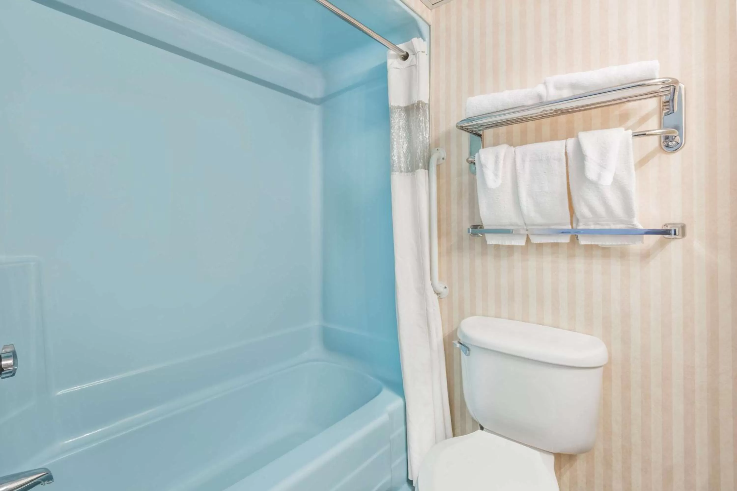 Bathroom in Howard Johnson by Wyndham Gillette