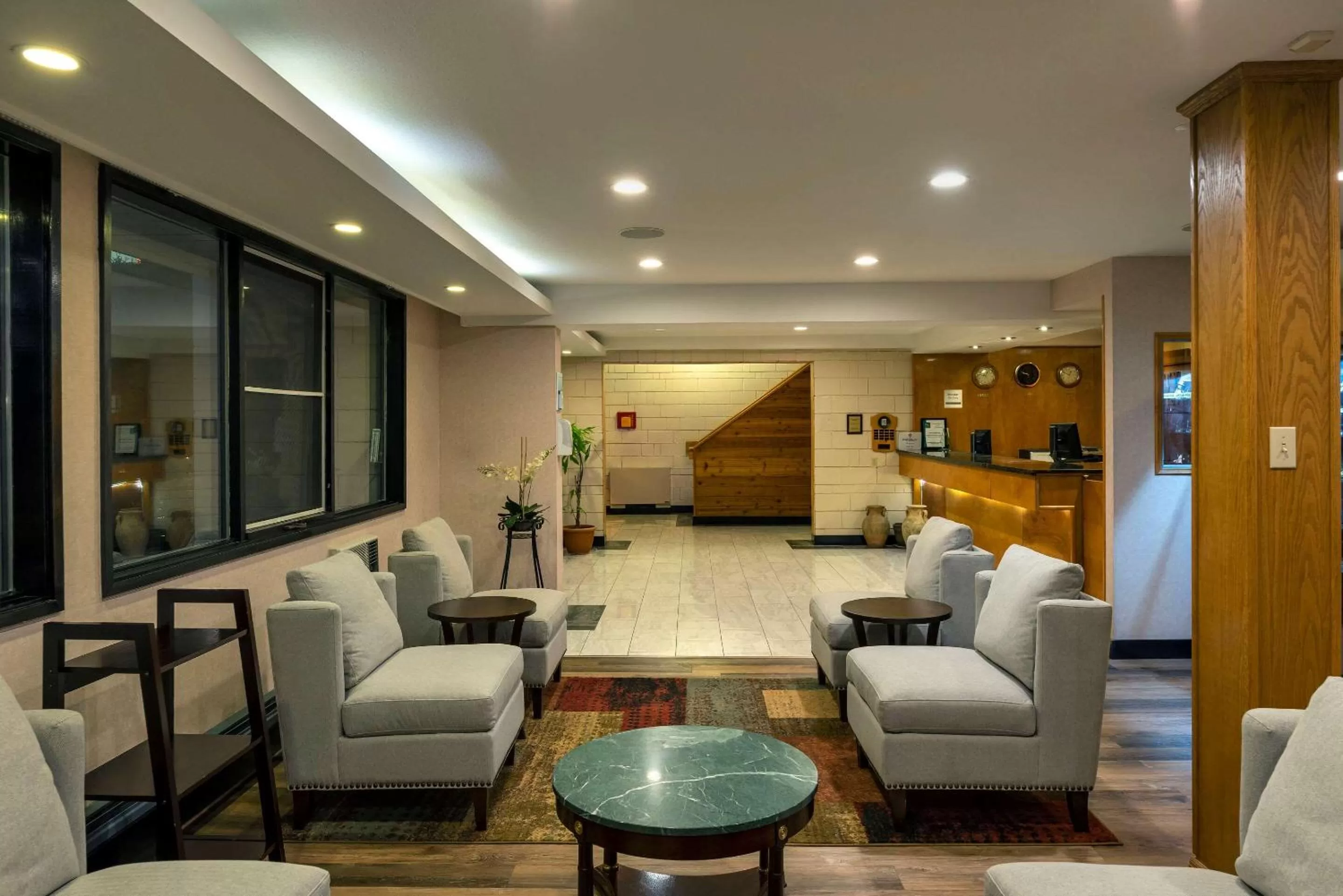 Lobby or reception in Prestige Riverside Lodge Quesnel
