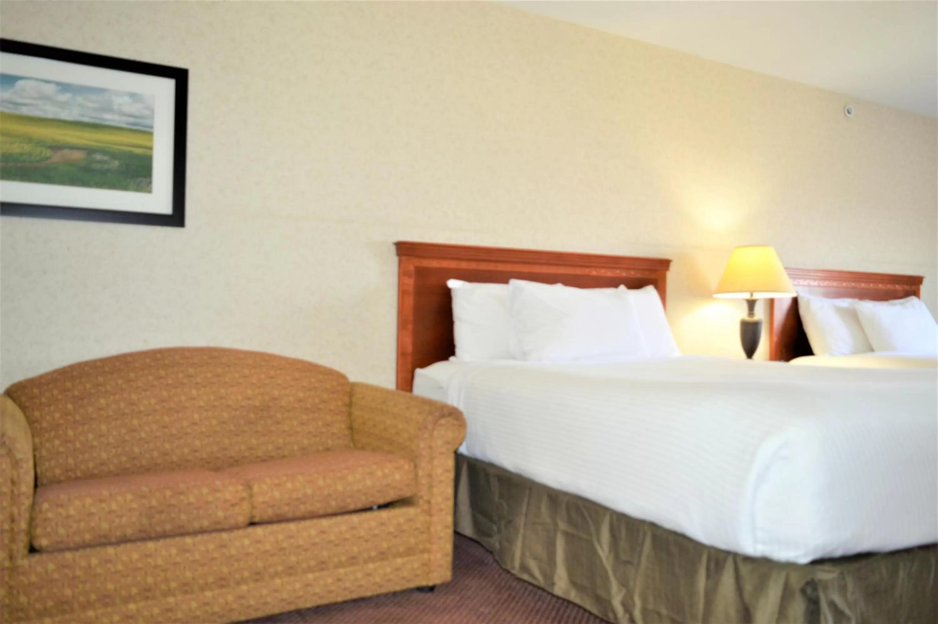 Bedroom, Bed in Super 8 by Wyndham Grande Prairie