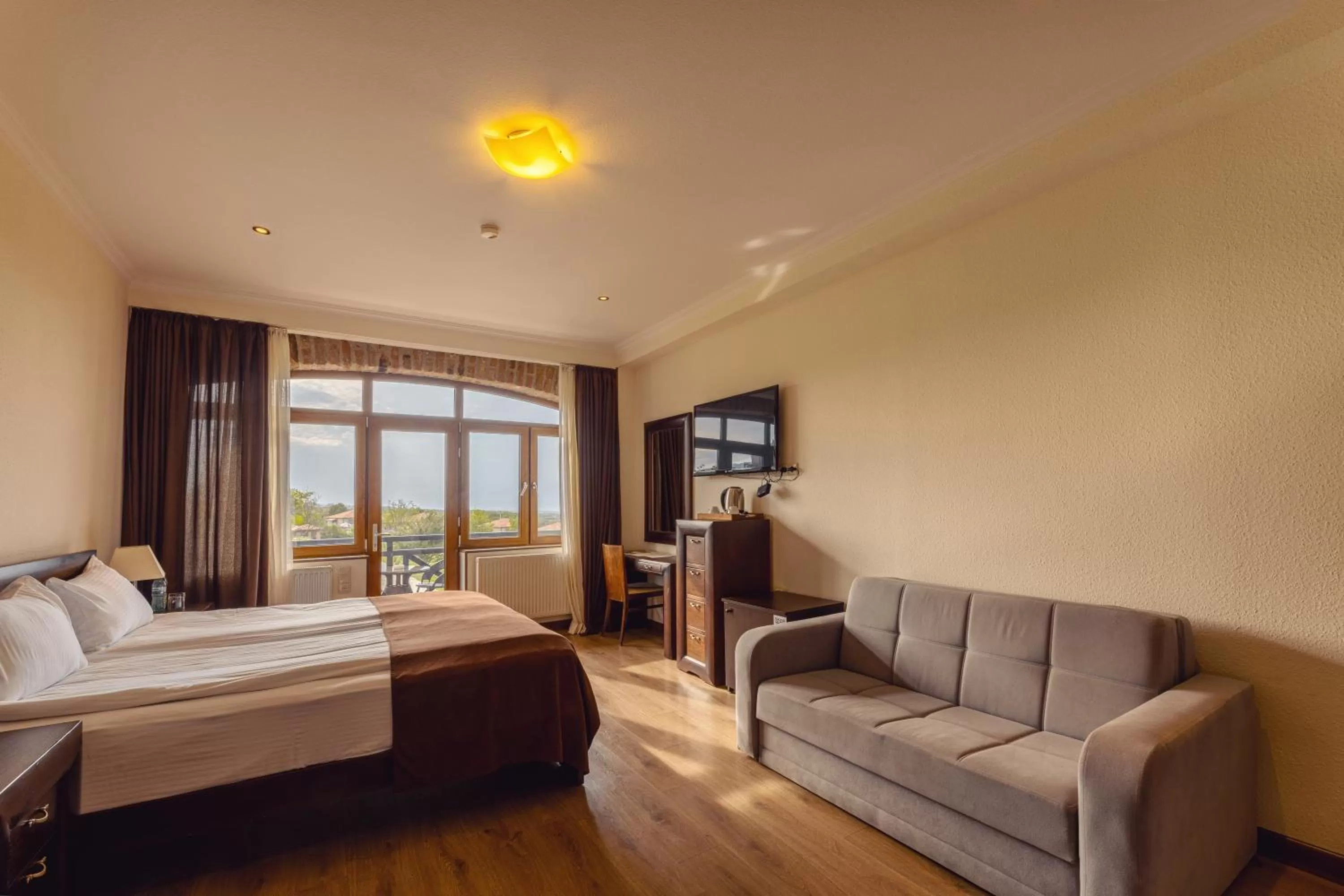 Photo of the whole room, Bed in Schuchmann Wines Château,Villas & SPA