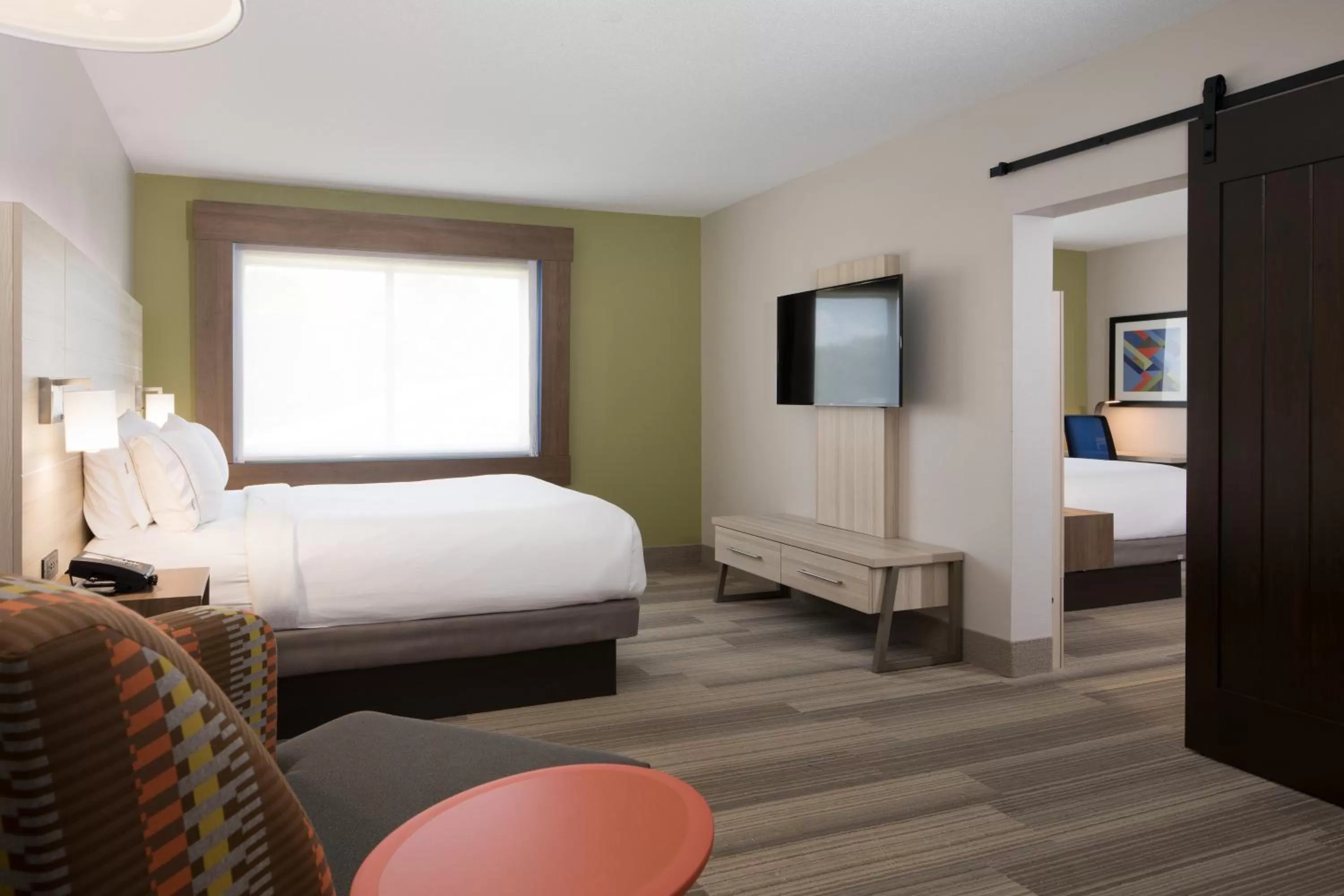 Photo of the whole room, Bed in Holiday Inn Express Louisville Northeast by IHG