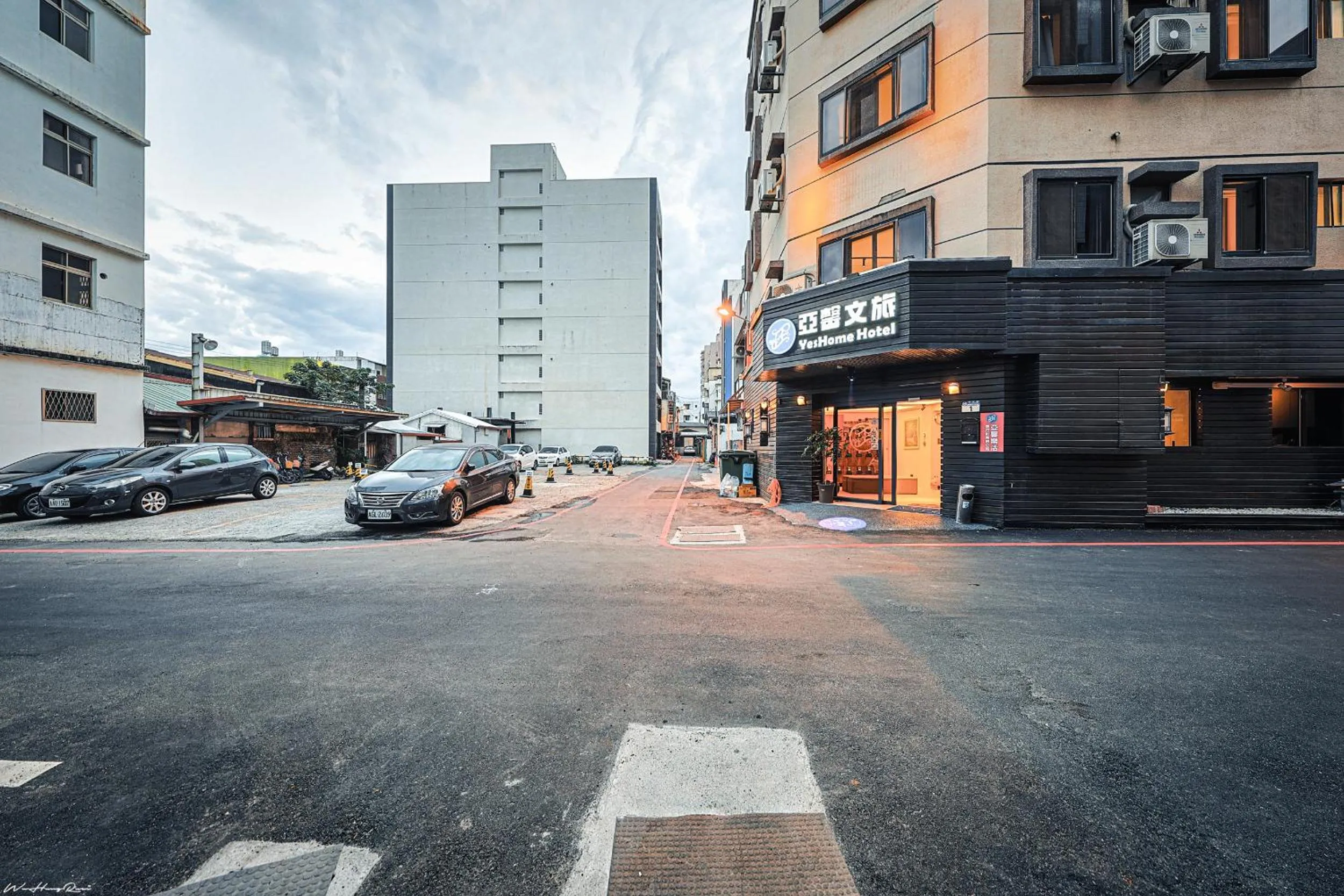 Property building in 亞馨文旅 近東大門夜市 有免費停車場 可自助入住