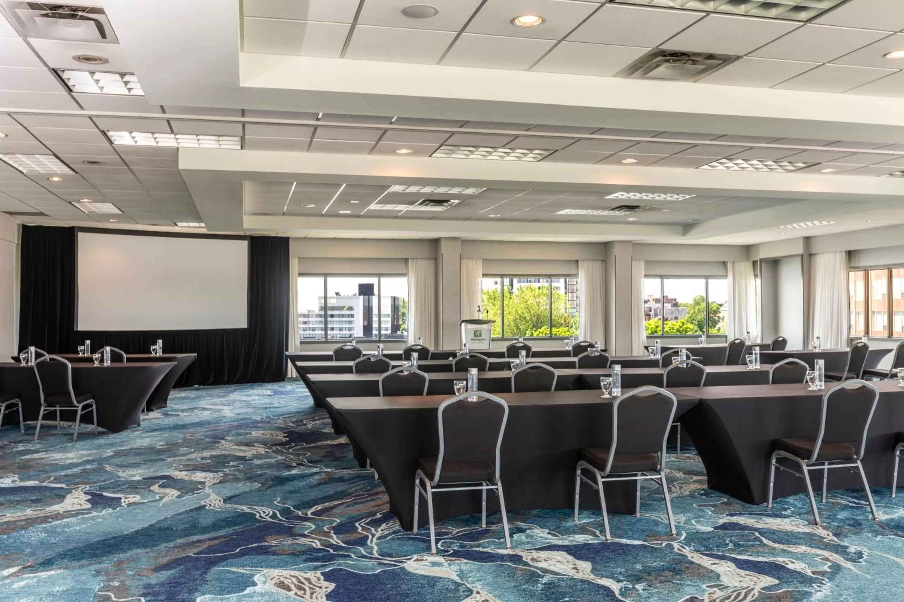 Meeting/conference room in Holiday Inn Kingston - Waterfront by IHG