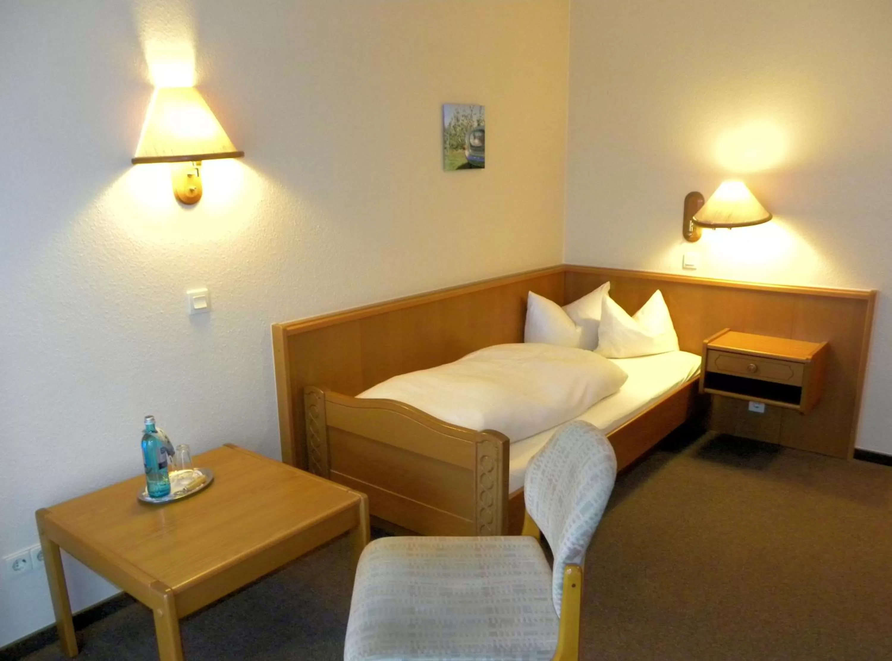 Photo of the whole room, Bed in Frommanns Landhotel