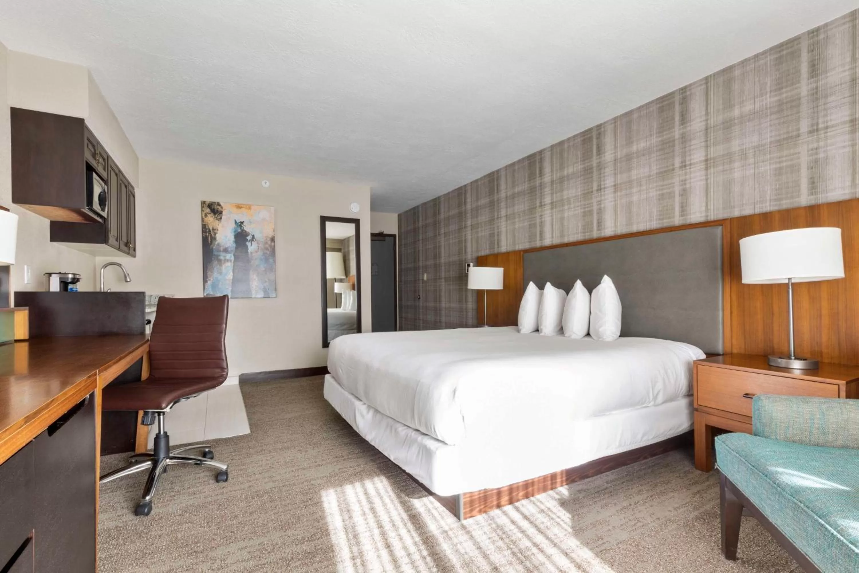 Bedroom, Bed in DoubleTree by Hilton Hotel Park City - The Yarrow