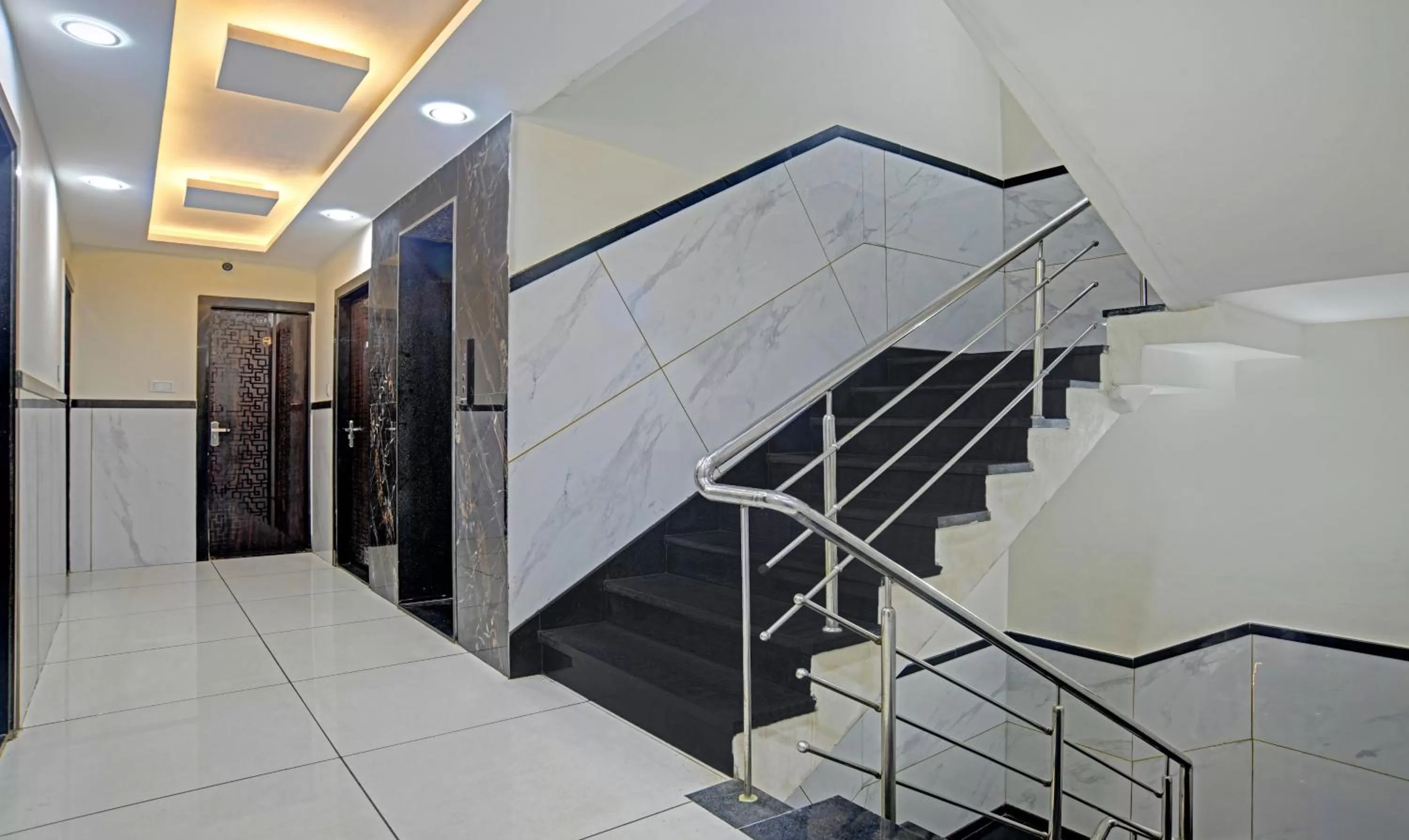 elevator in Treebo Jayshree Palace C21 Business Park
