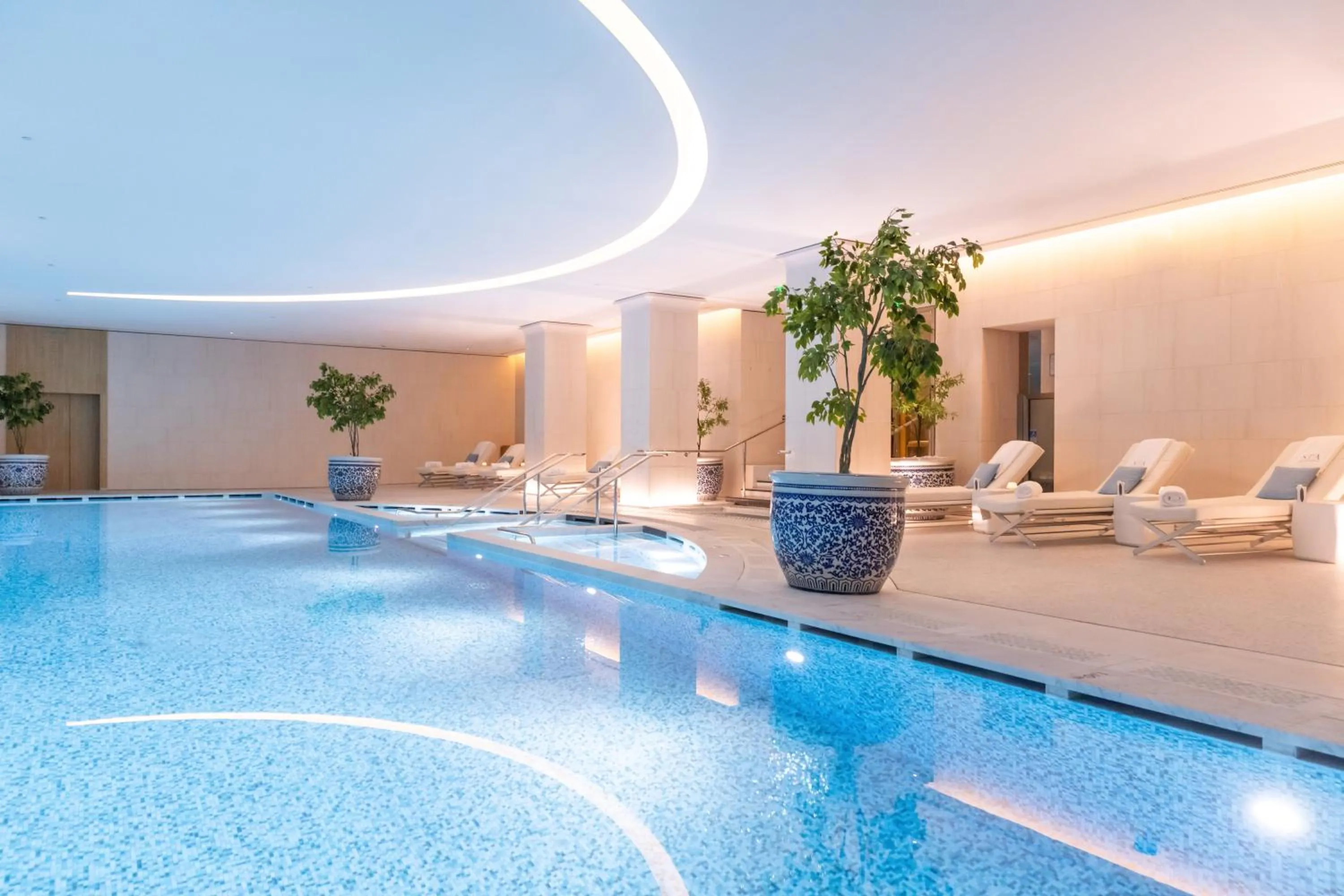 Swimming pool in The Peninsula Paris