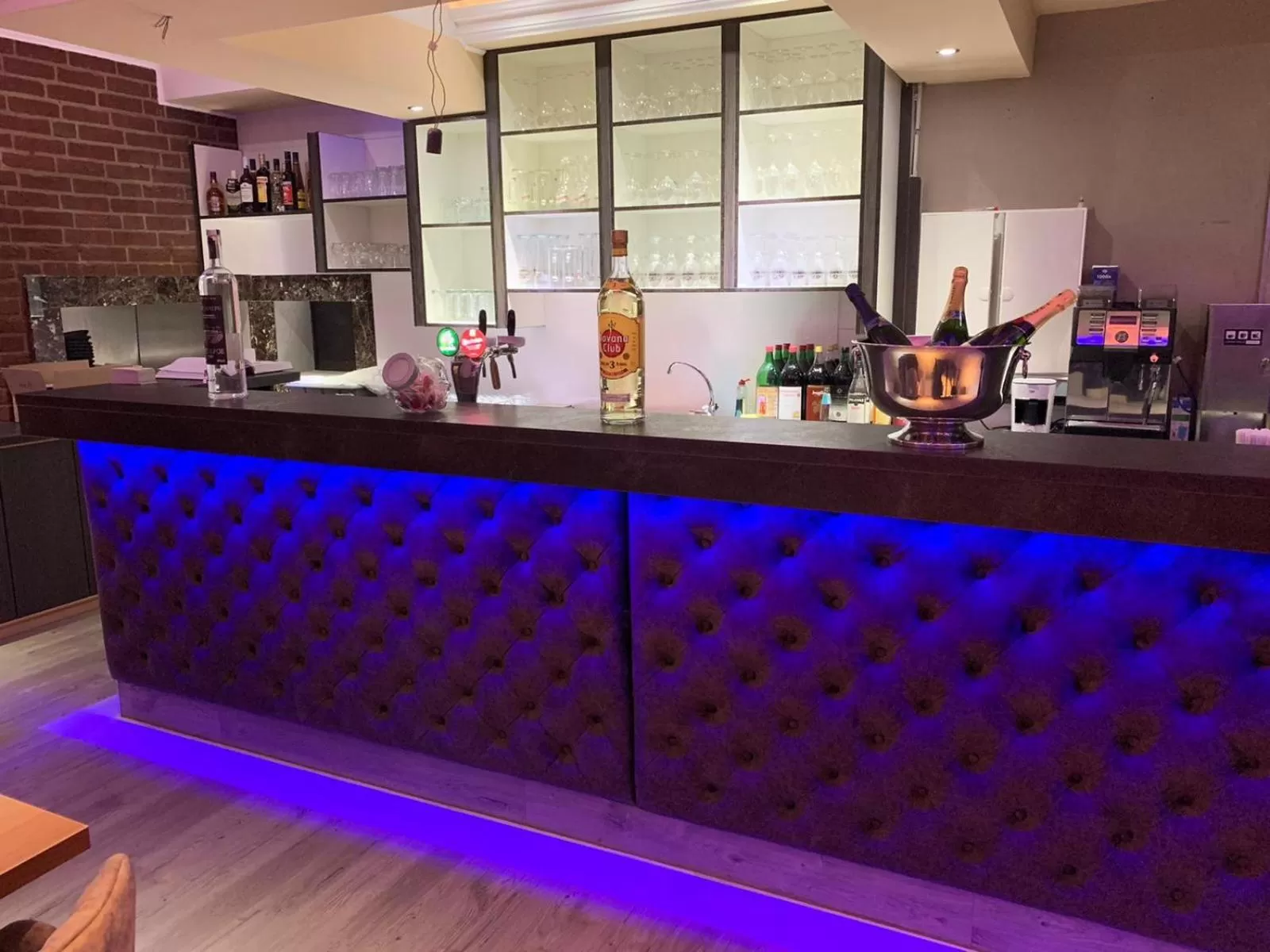 Lounge or bar in Achilleon III