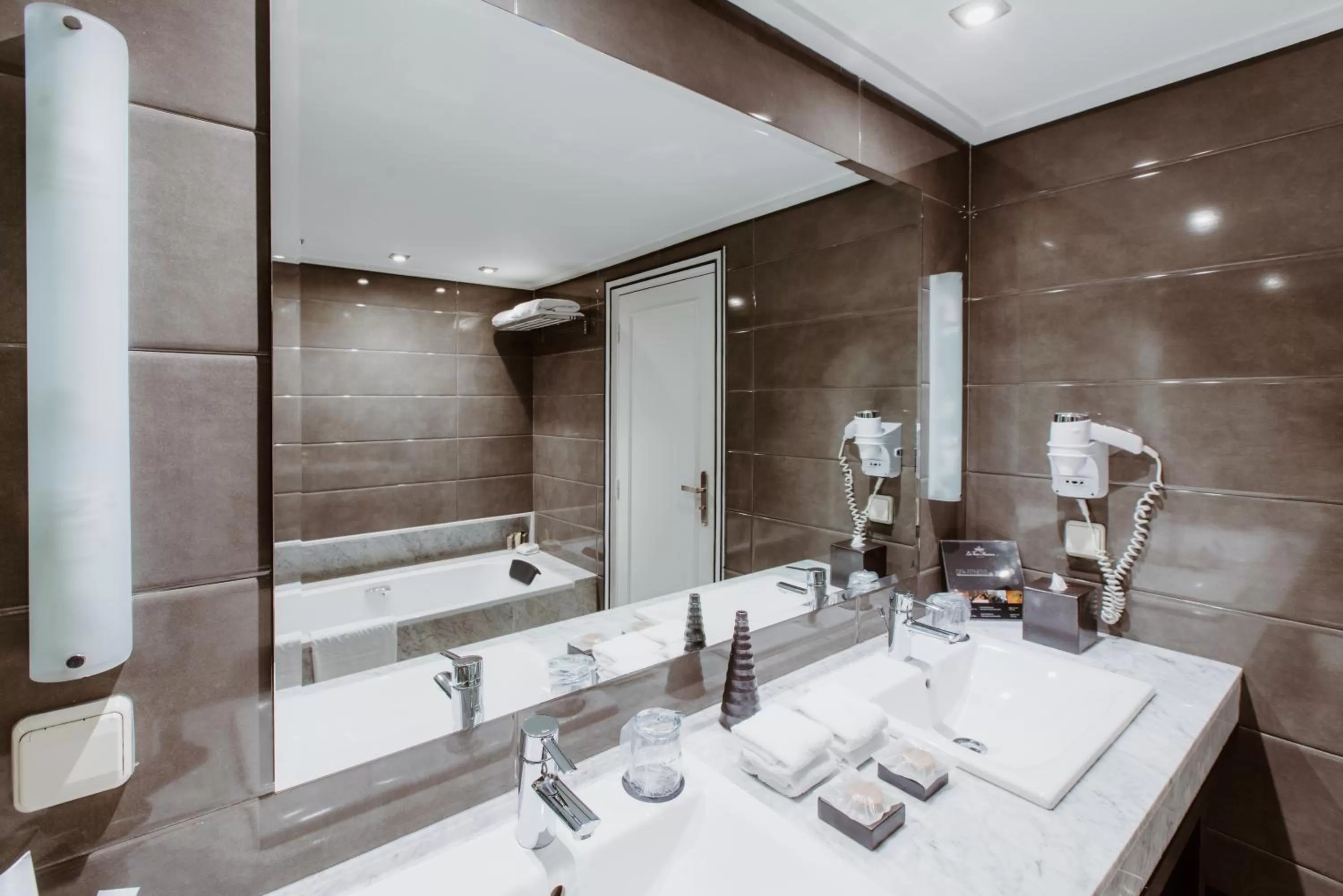 Bathroom in La Tour Hassan Palace