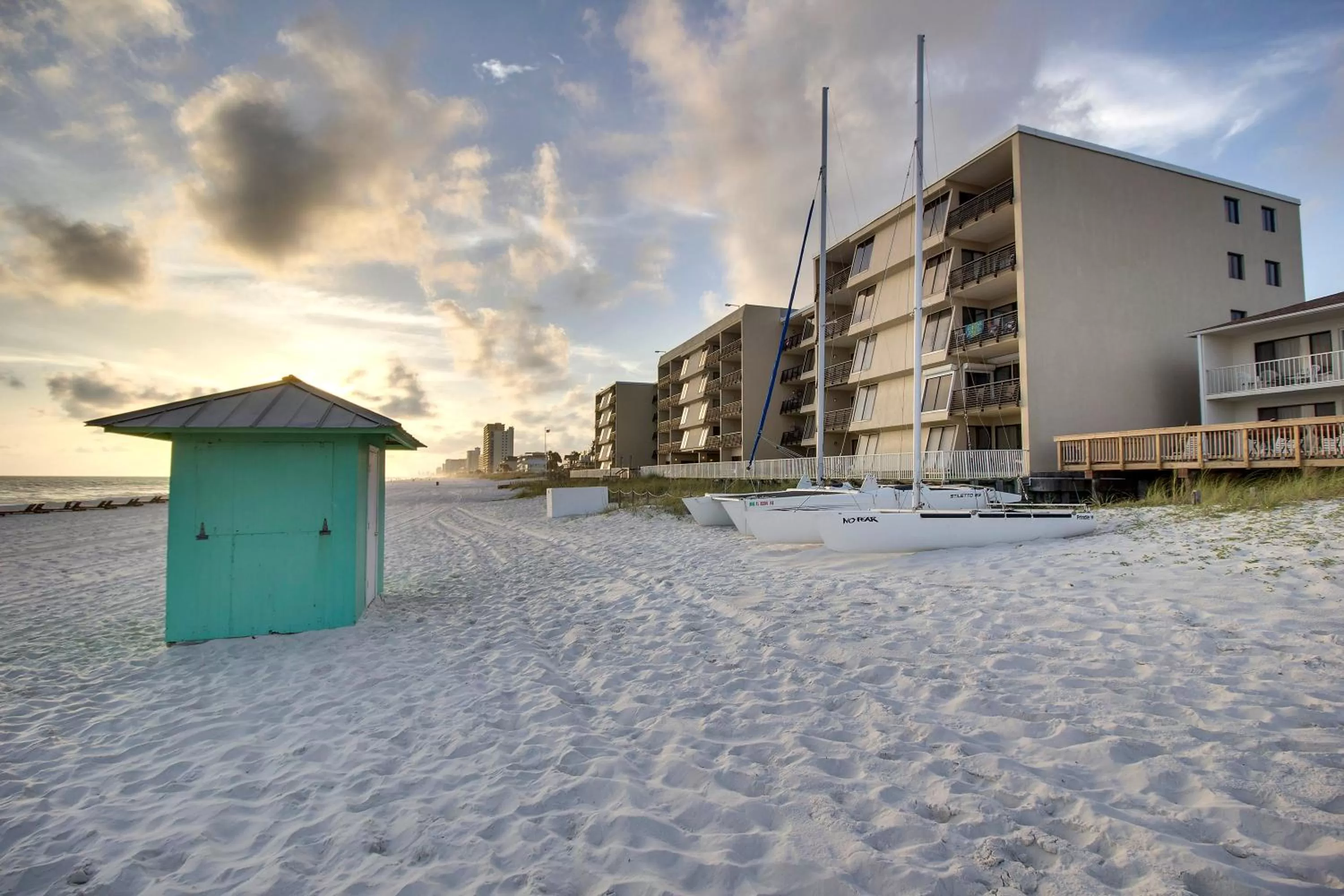 Property Building in Gulf Gate 410