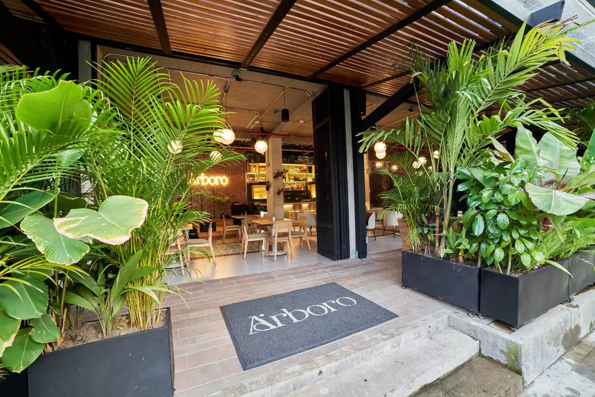 Restaurant/places to eat in Eutopiq Hotel