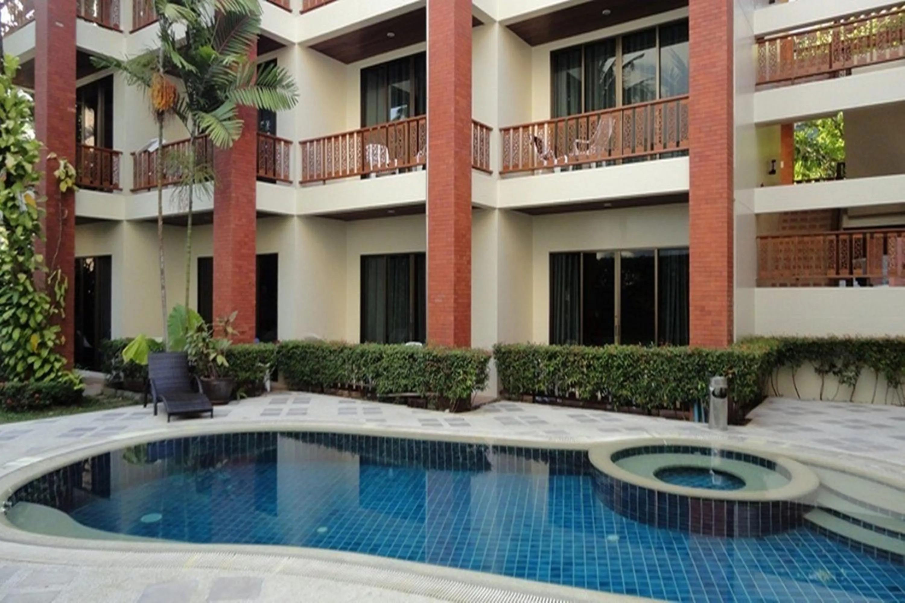 Swimming pool in Sun Hill Hotel Patong