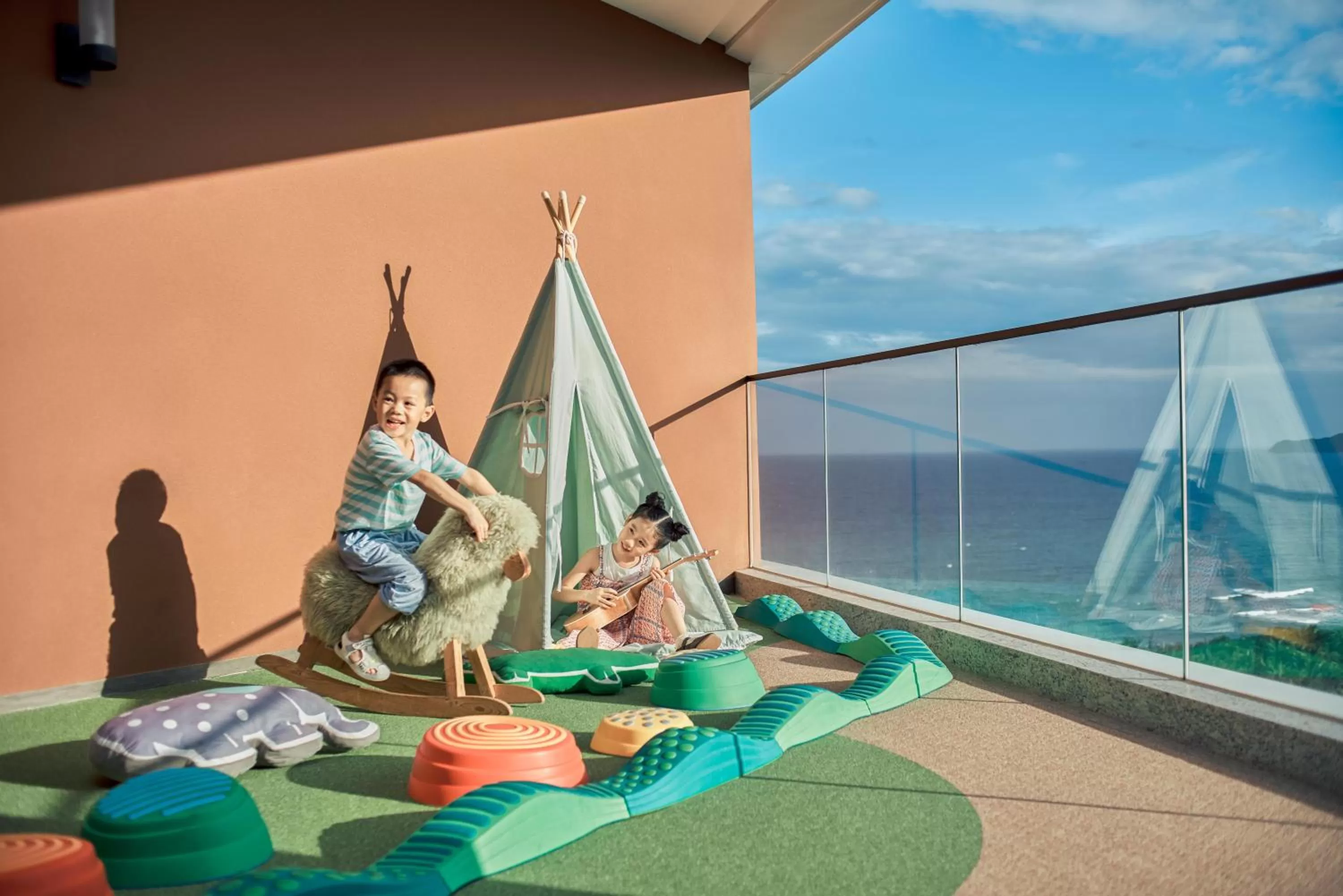 Balcony/Terrace in Crowne Plaza Sanya Haitang Bay Resort by IHG