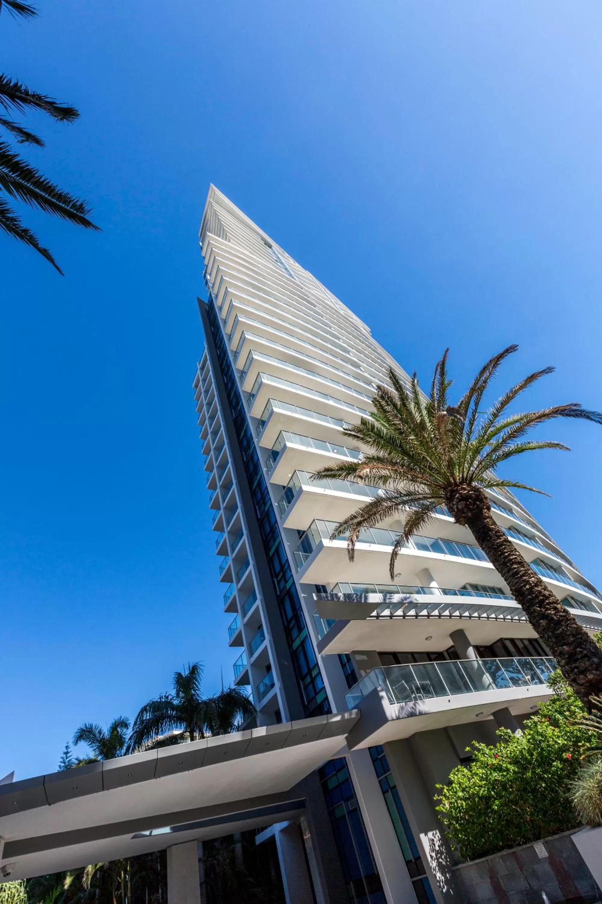 Property building in Artique Surfers Paradise - Official