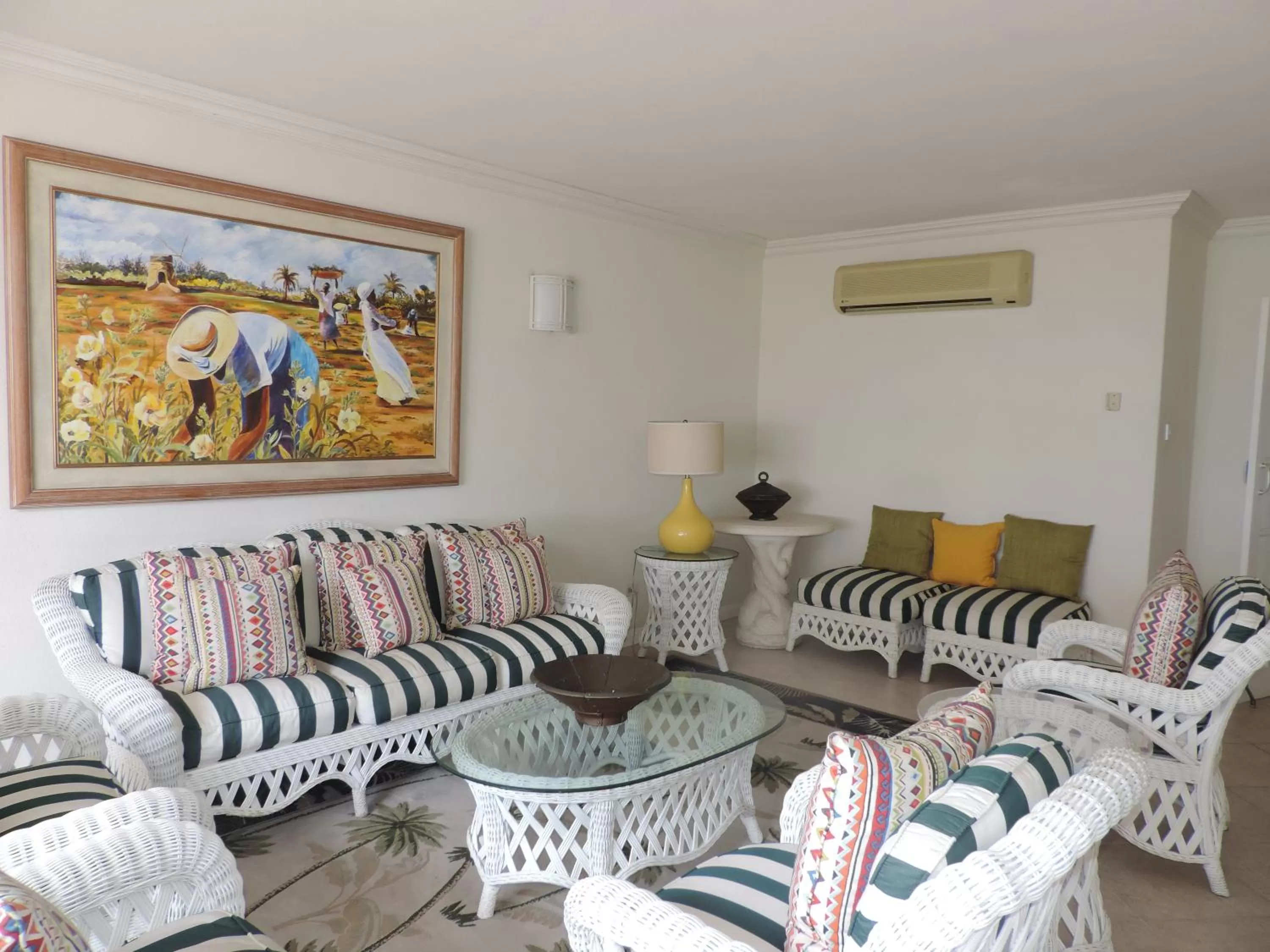 Area and facilities in Coral Sands Beach Resort