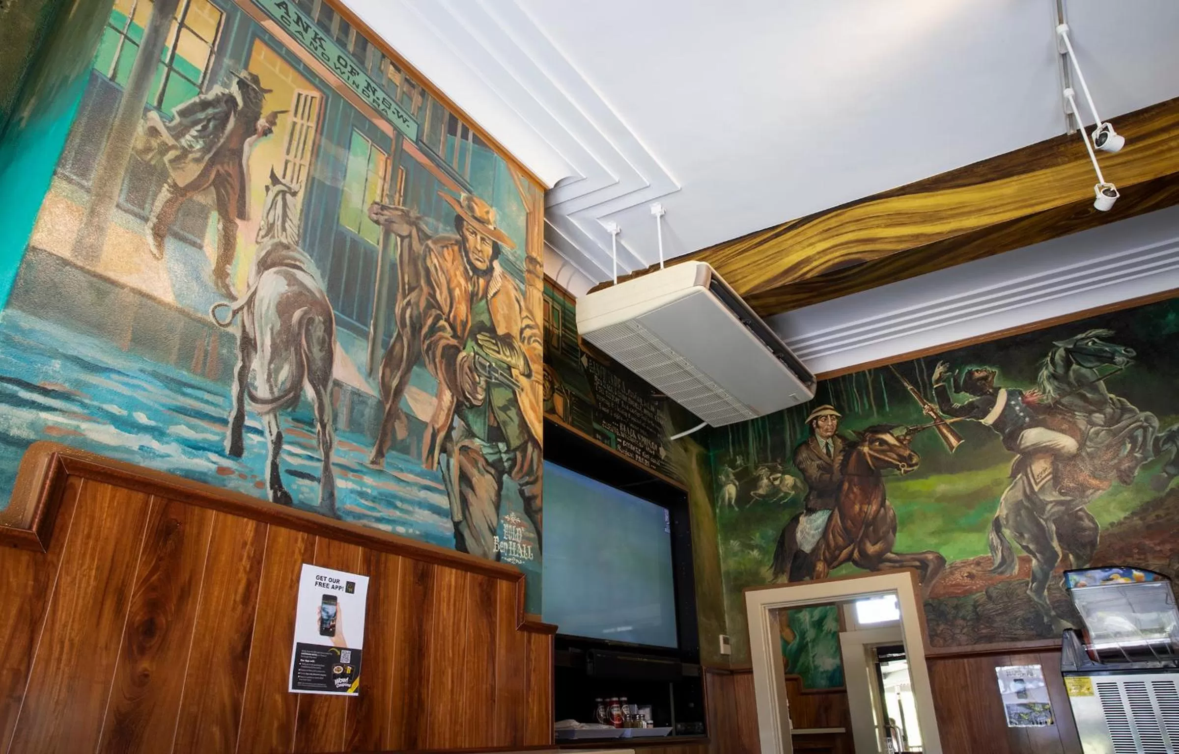 Lounge or bar in Criterion Hotel Gundagai