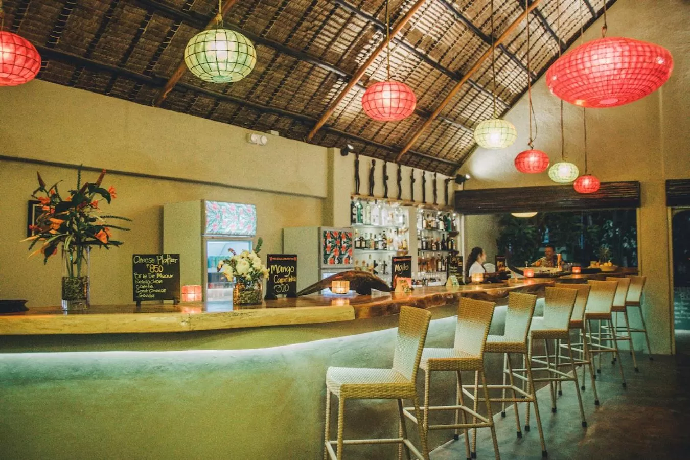 Lounge or bar in Hibiscus Garden Resort