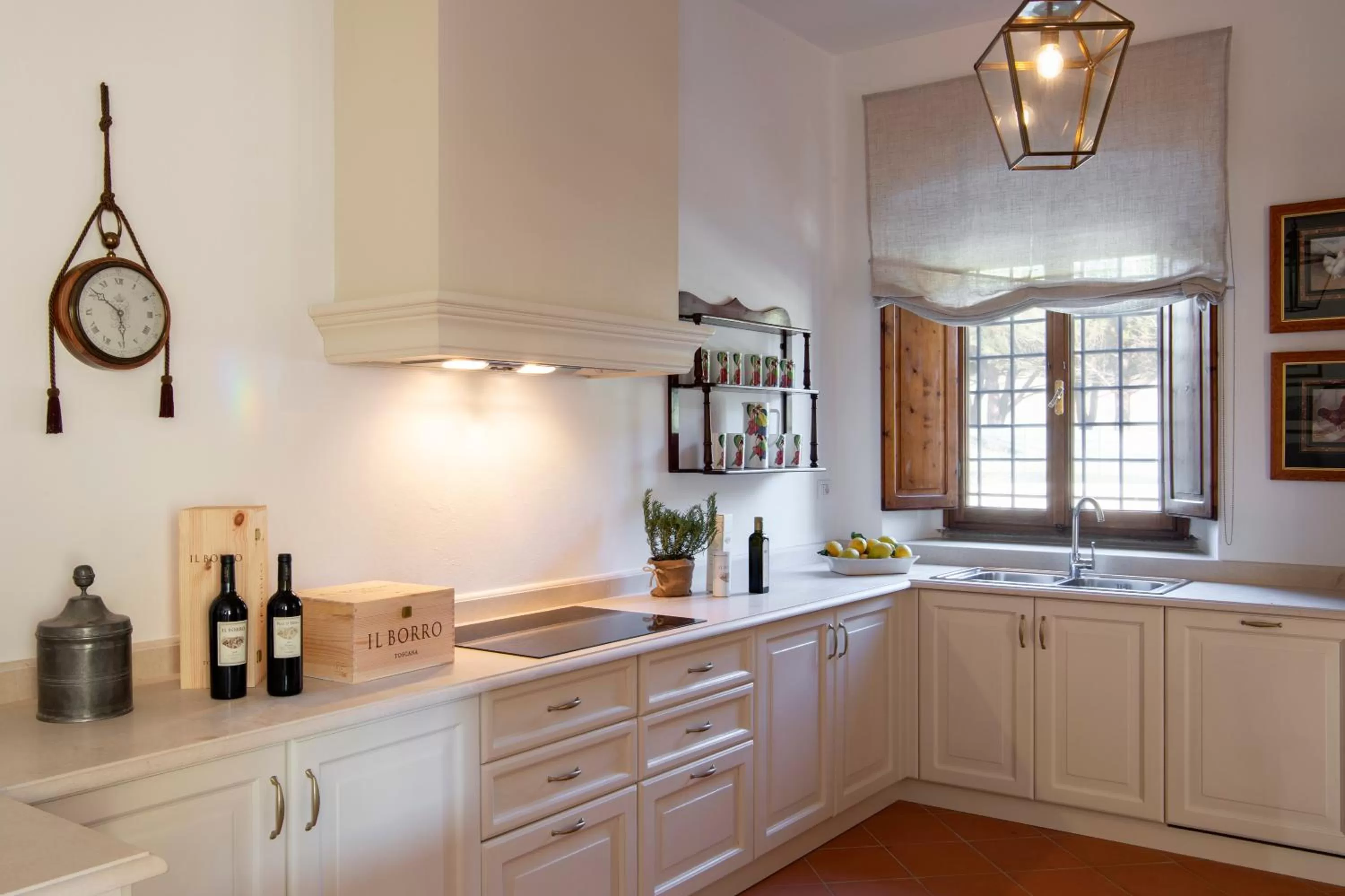 Kitchen or kitchenette in Viesca Toscana Suites & Villas