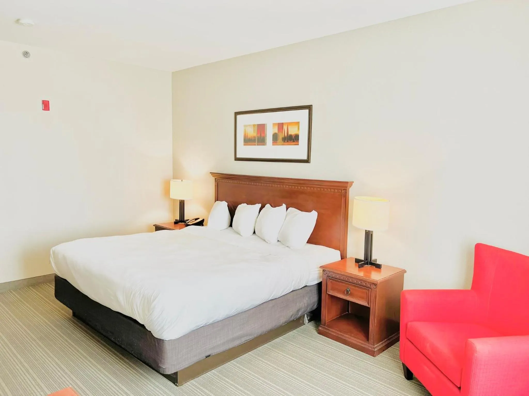 Bed in Country Inn & Suites by Radisson, Emporia, VA