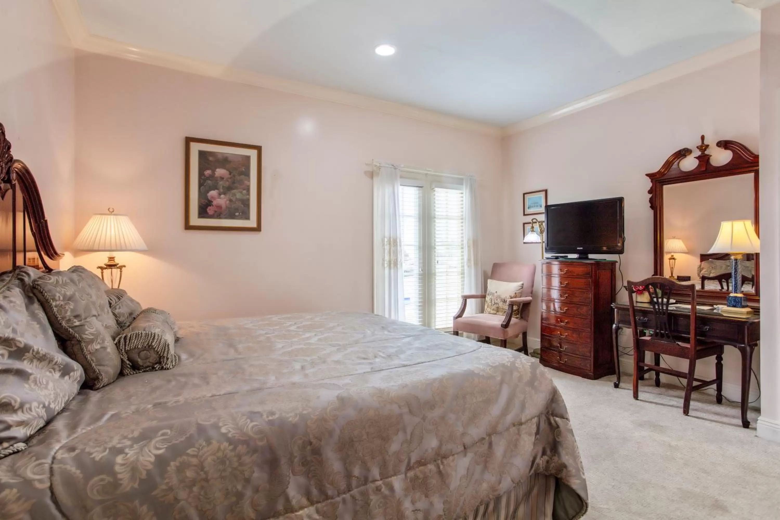 Bed in Edgewater Inn - Biloxi Beach