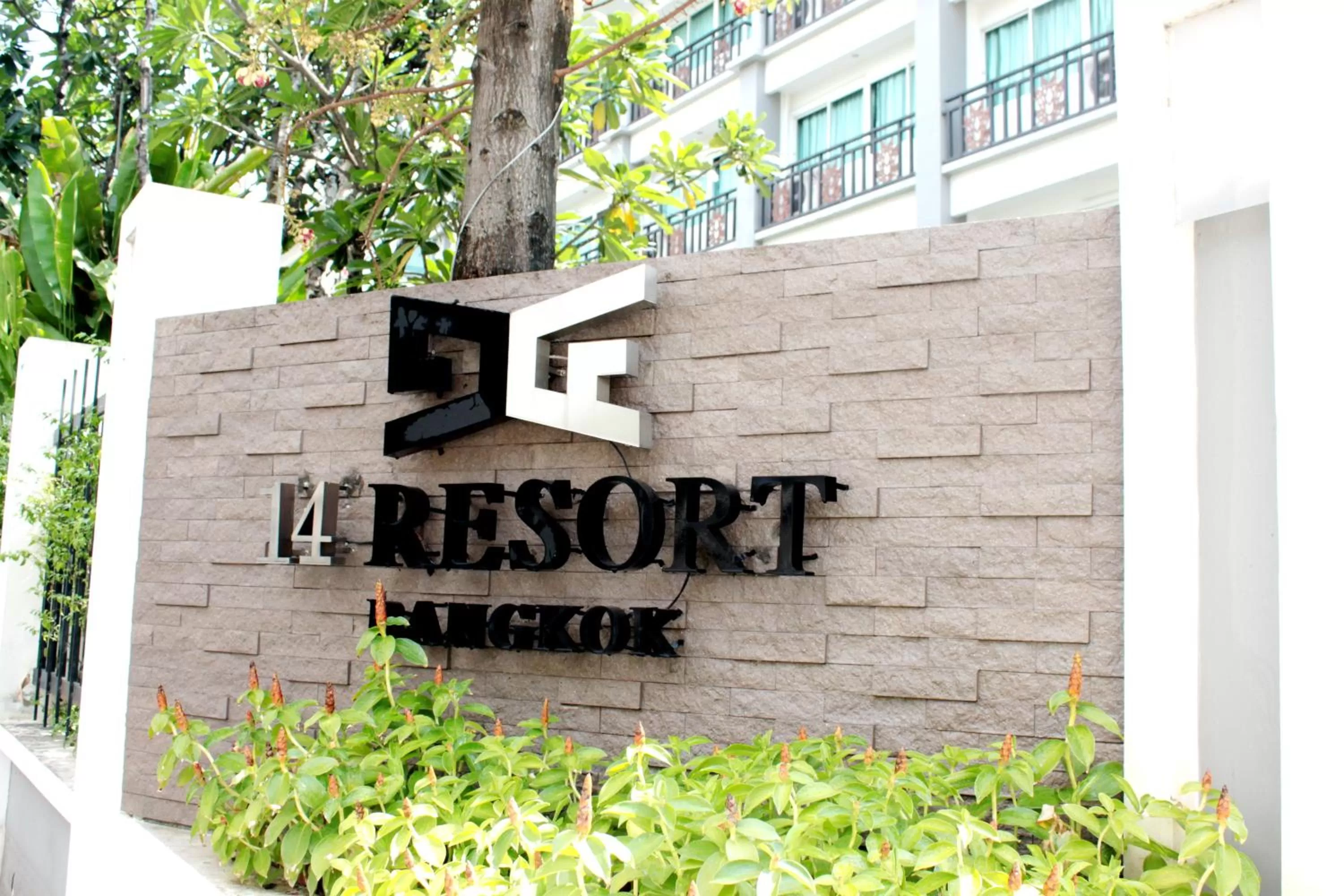 Facade/entrance in 14 Resort
