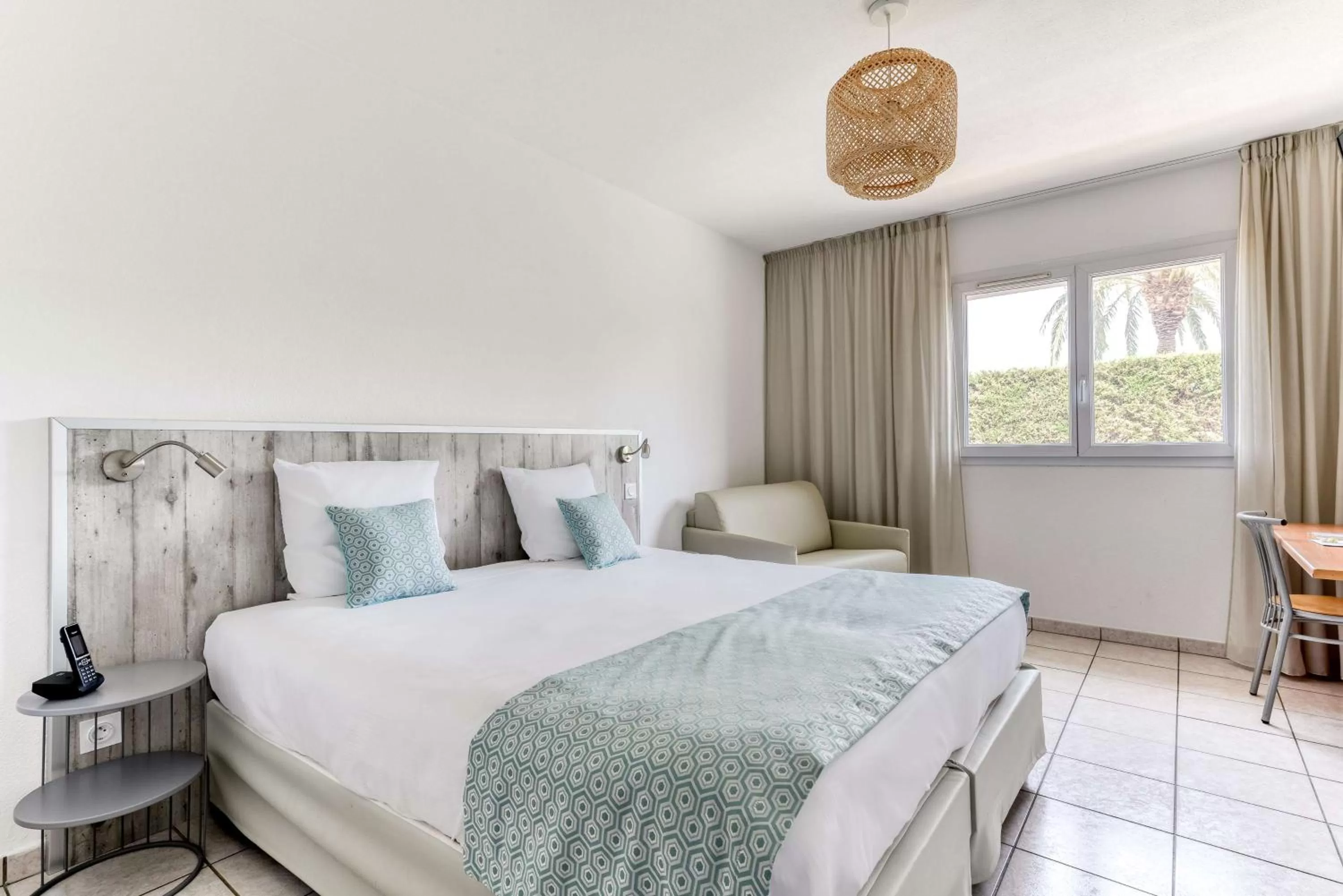 Bedroom, Bed in Sure Hotel by Best Western Beziers Le Monestie