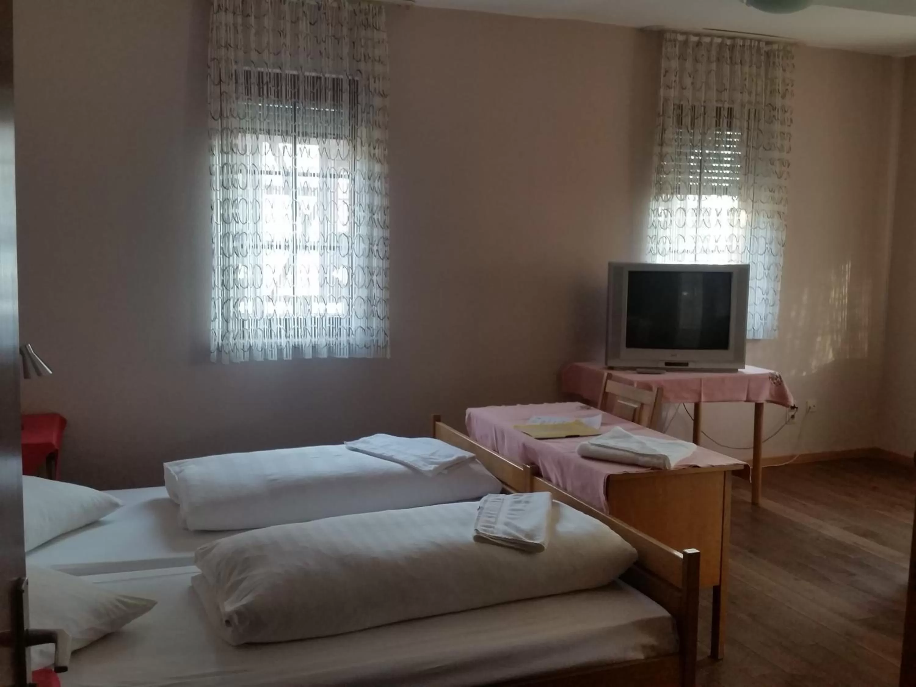 Photo of the whole room, Bed in Adler Gaststube Hotel Biergarten