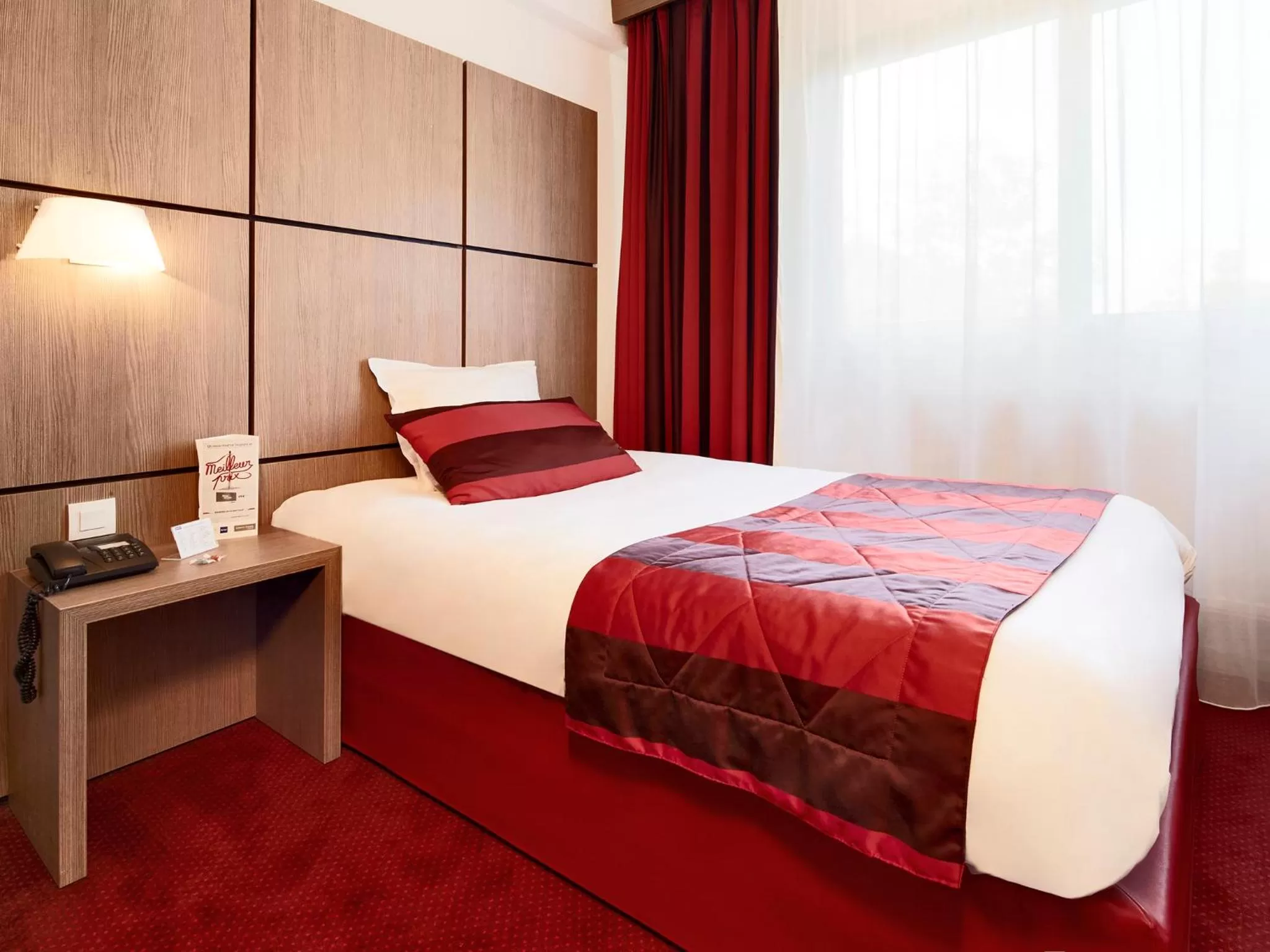 Single Room in Kyriad Grenoble Centre