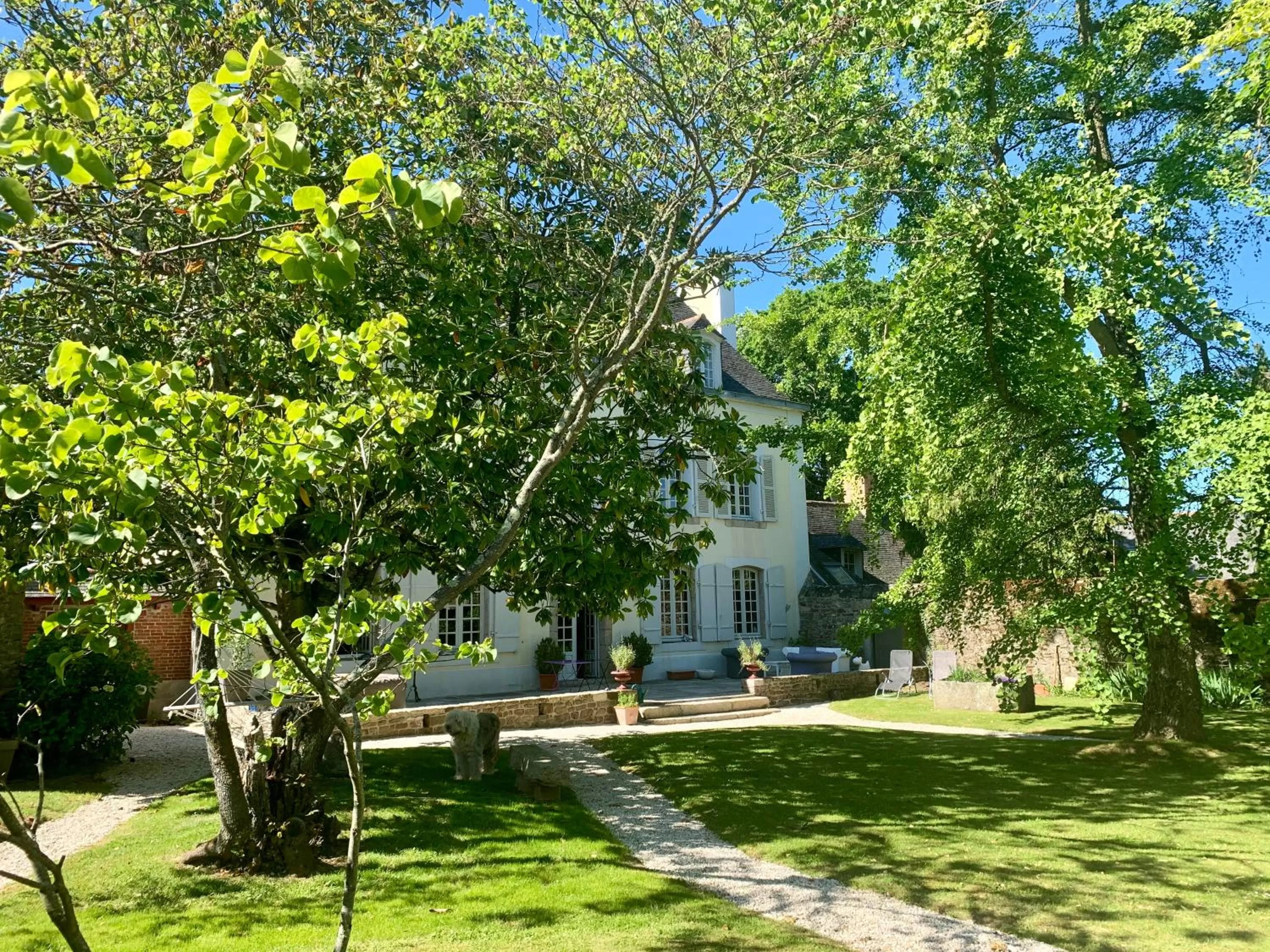 Property building, Garden in LA MEFFRAIS 1741