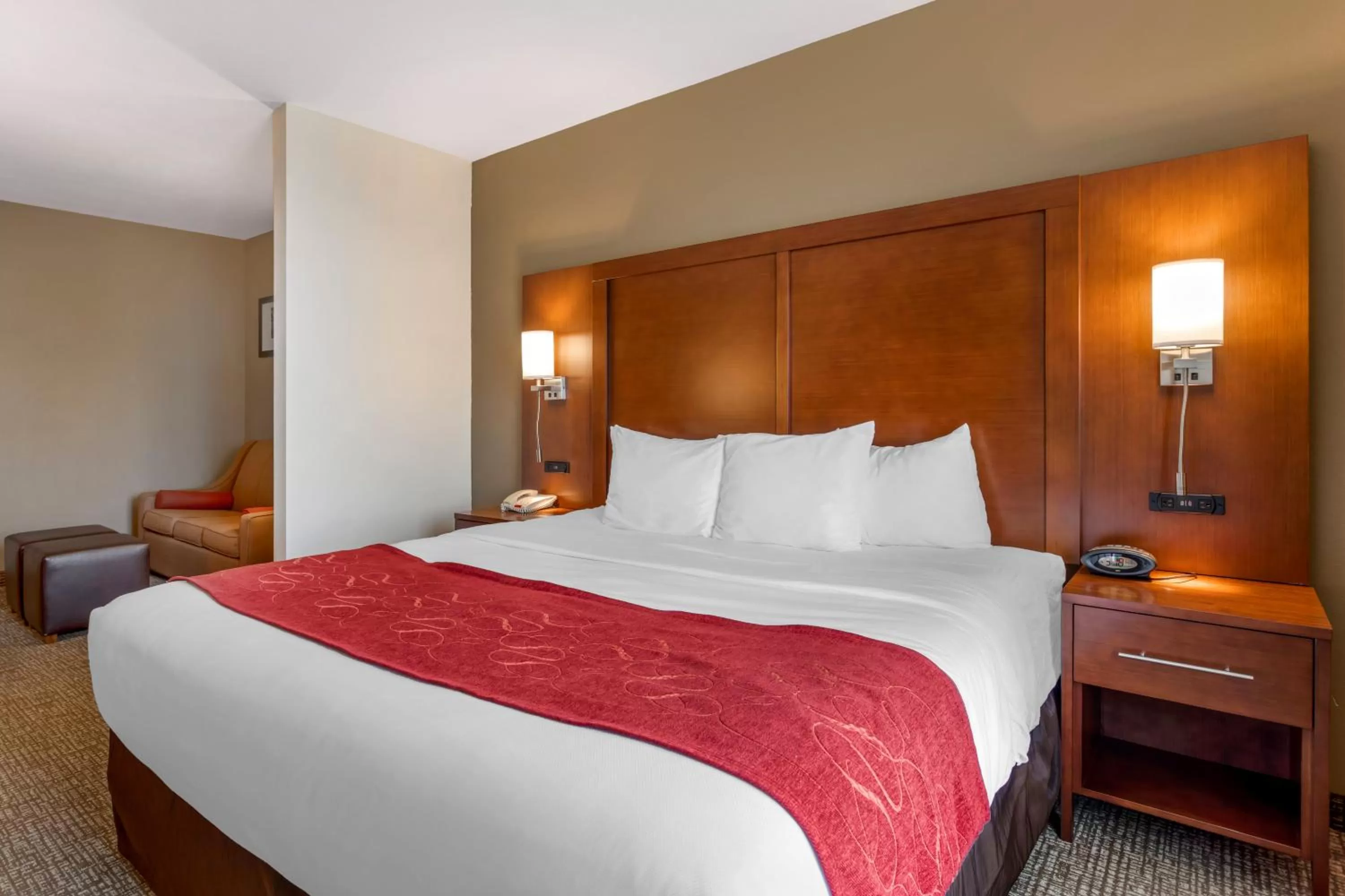 Bed in Comfort Suites Knoxville North