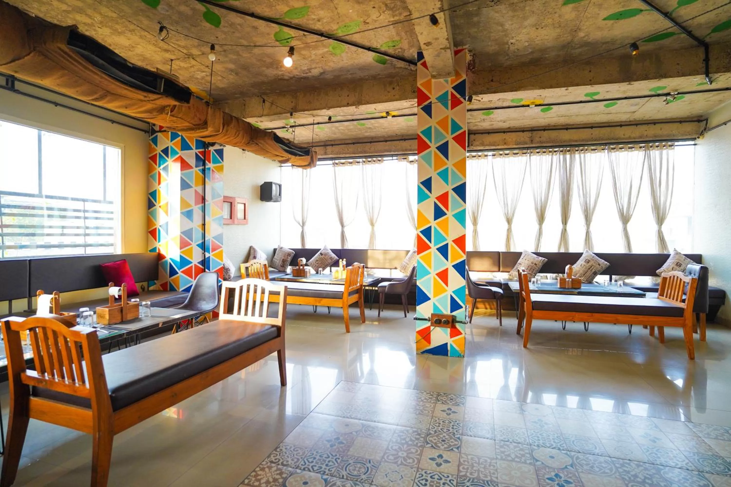 Restaurant/places to eat in HOTEL SEVENTH SENSE