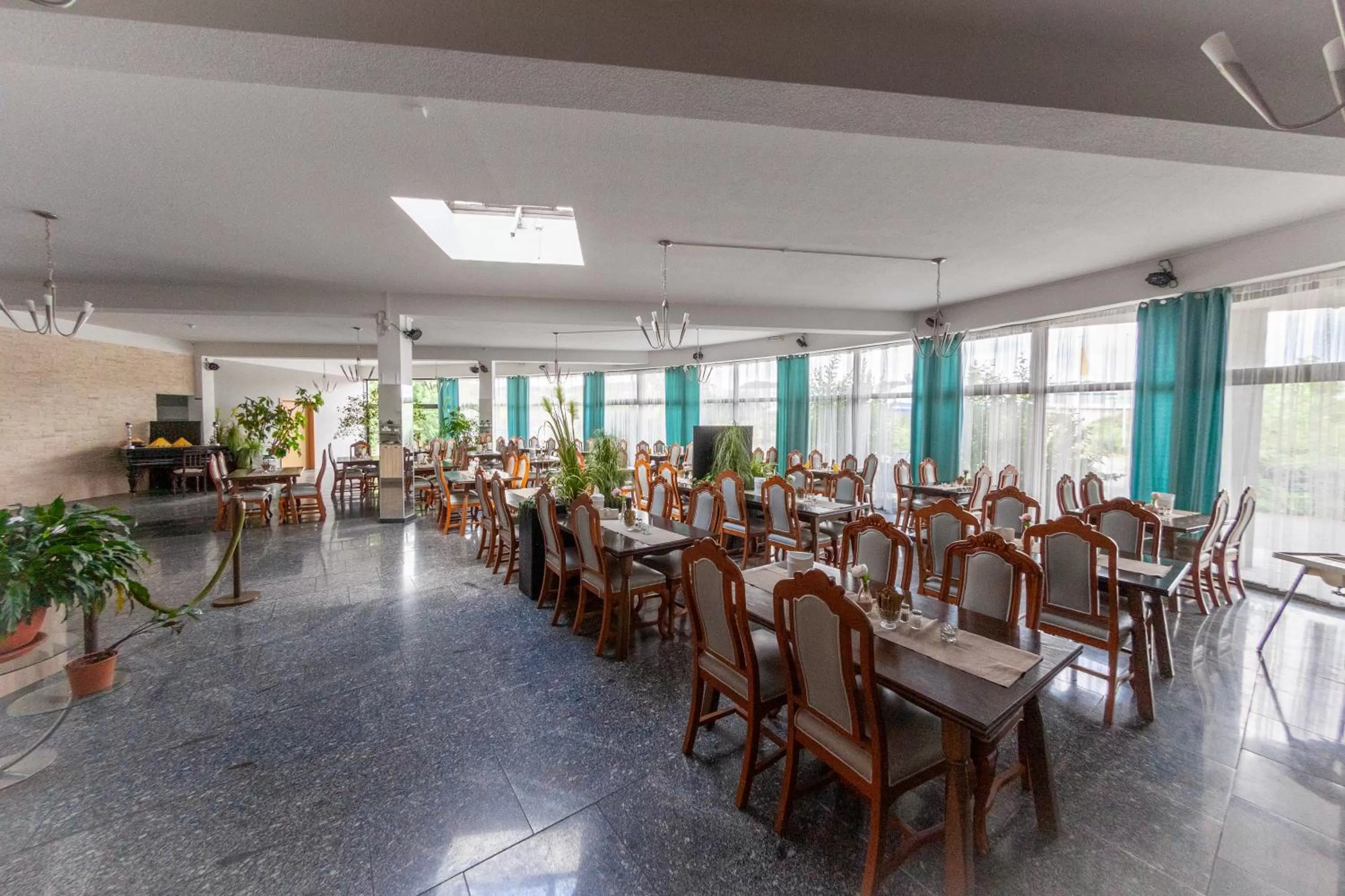 Restaurant/places to eat in WEST Hotel an der Sächsischen Weinstrasse