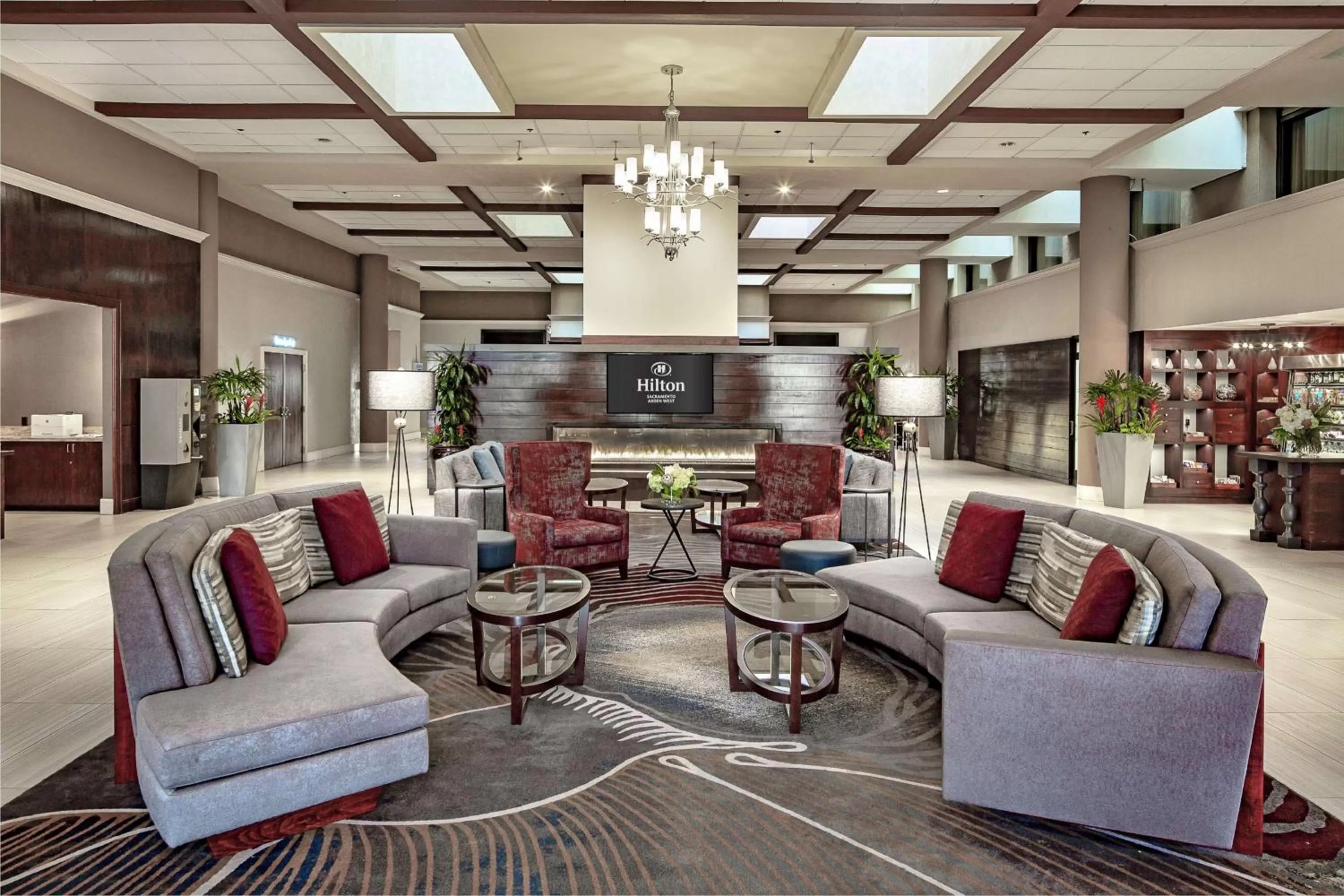 Lobby or reception in Hilton Sacramento Arden West