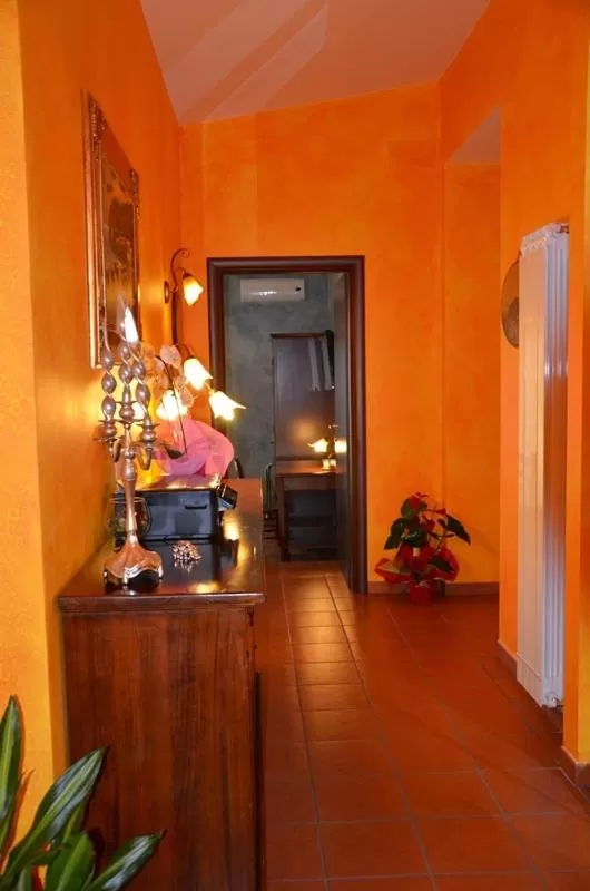 Decorative detail, TV/Entertainment Center in Relais Maria Luisa Locazione turistica di Simona Capaccio