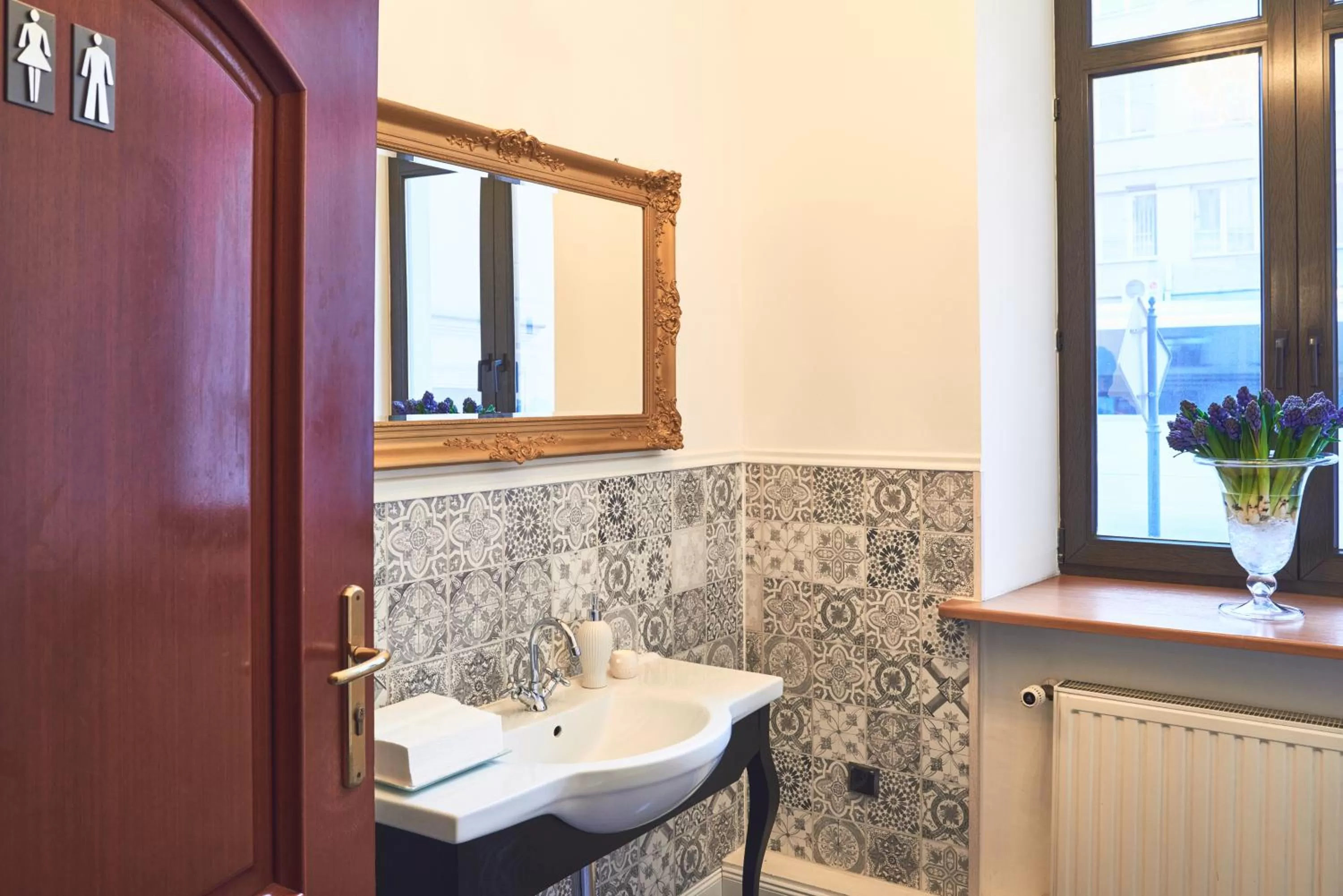 Bathroom in Nobilton Hotel