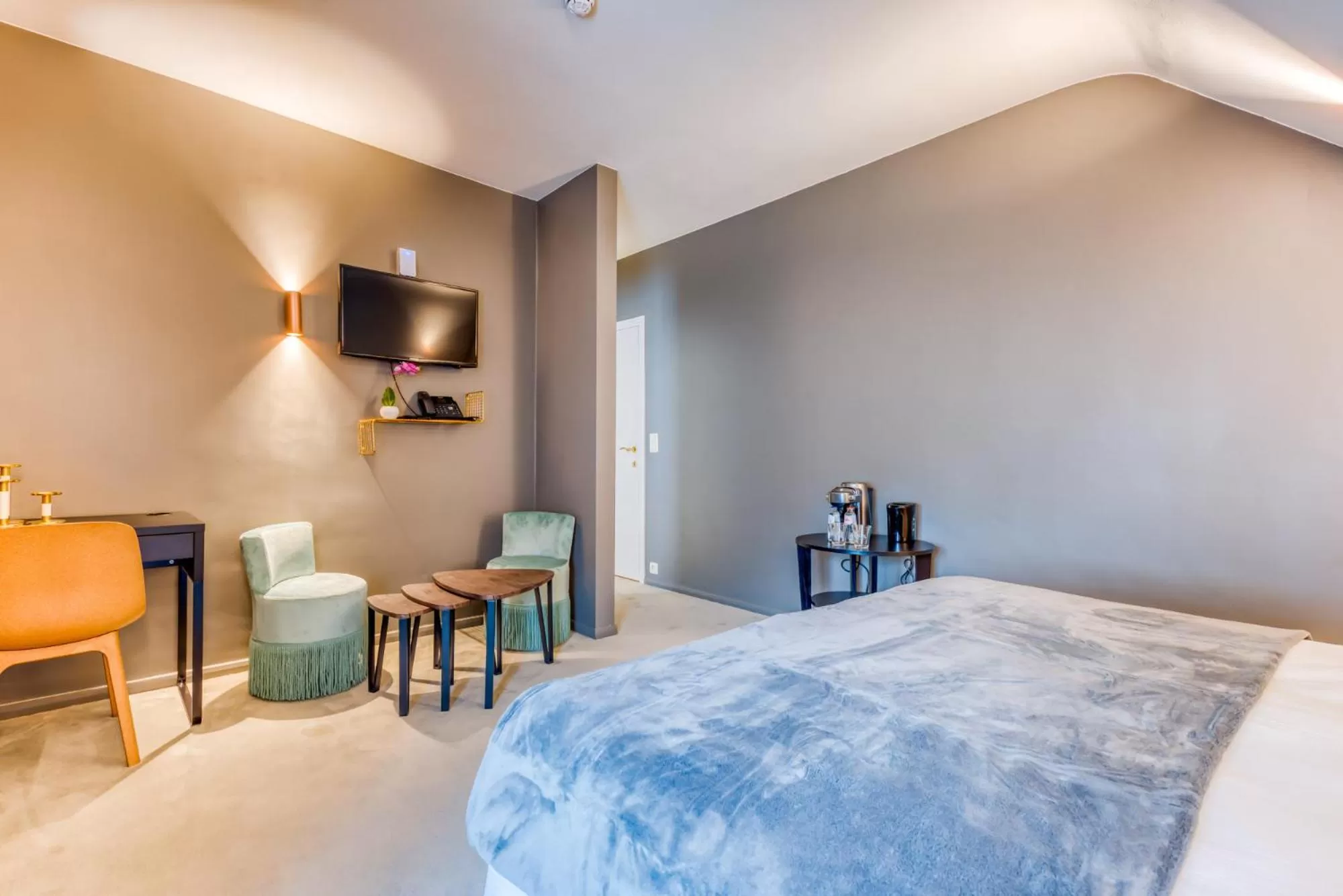 Bed in Hôtel Imperi'Ale