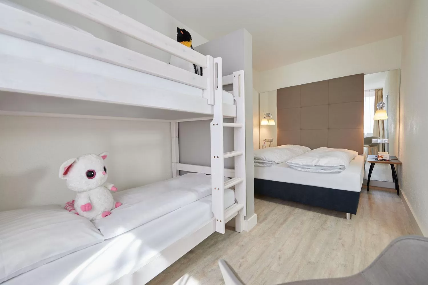 Bedroom, Bed in Hotel Amadeus