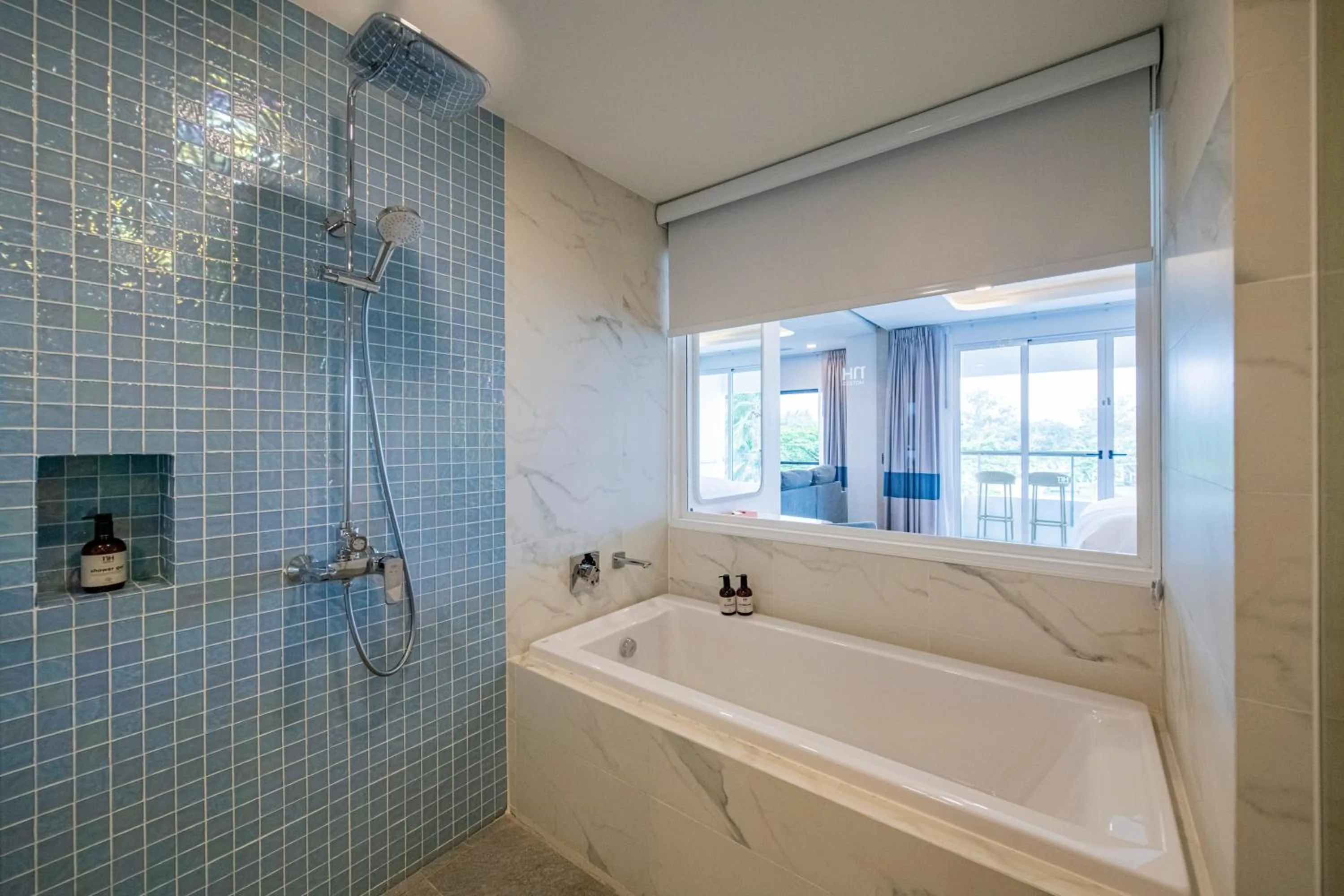 Toilet in NH Boat Lagoon Phuket Resort