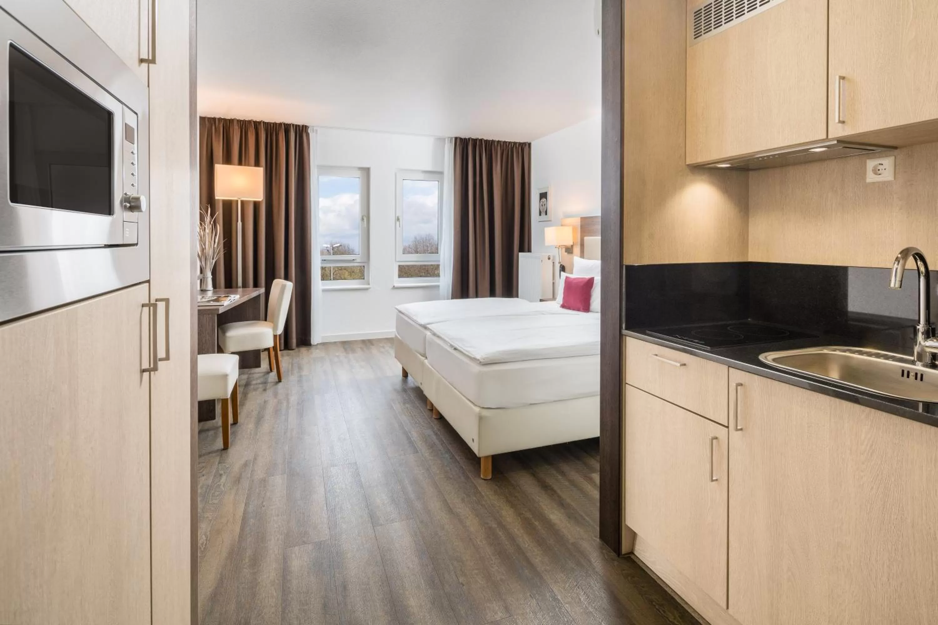 Kitchen or kitchenette, Kitchen/Kitchenette in Hotel Newton Karlsruhe
