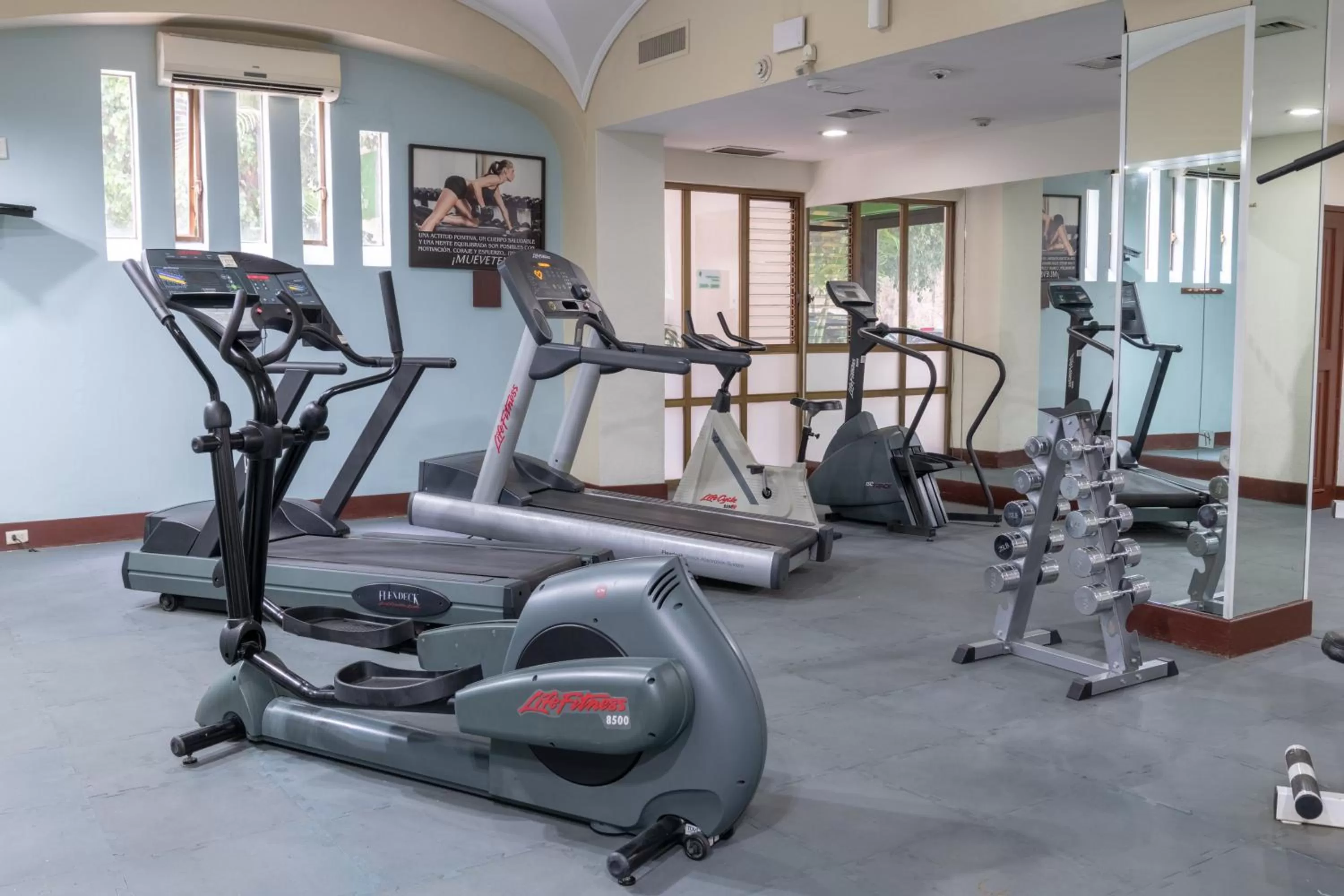 Fitness centre/facilities in Holiday Inn Guadalajara Expo Plaza del Sol by IHG
