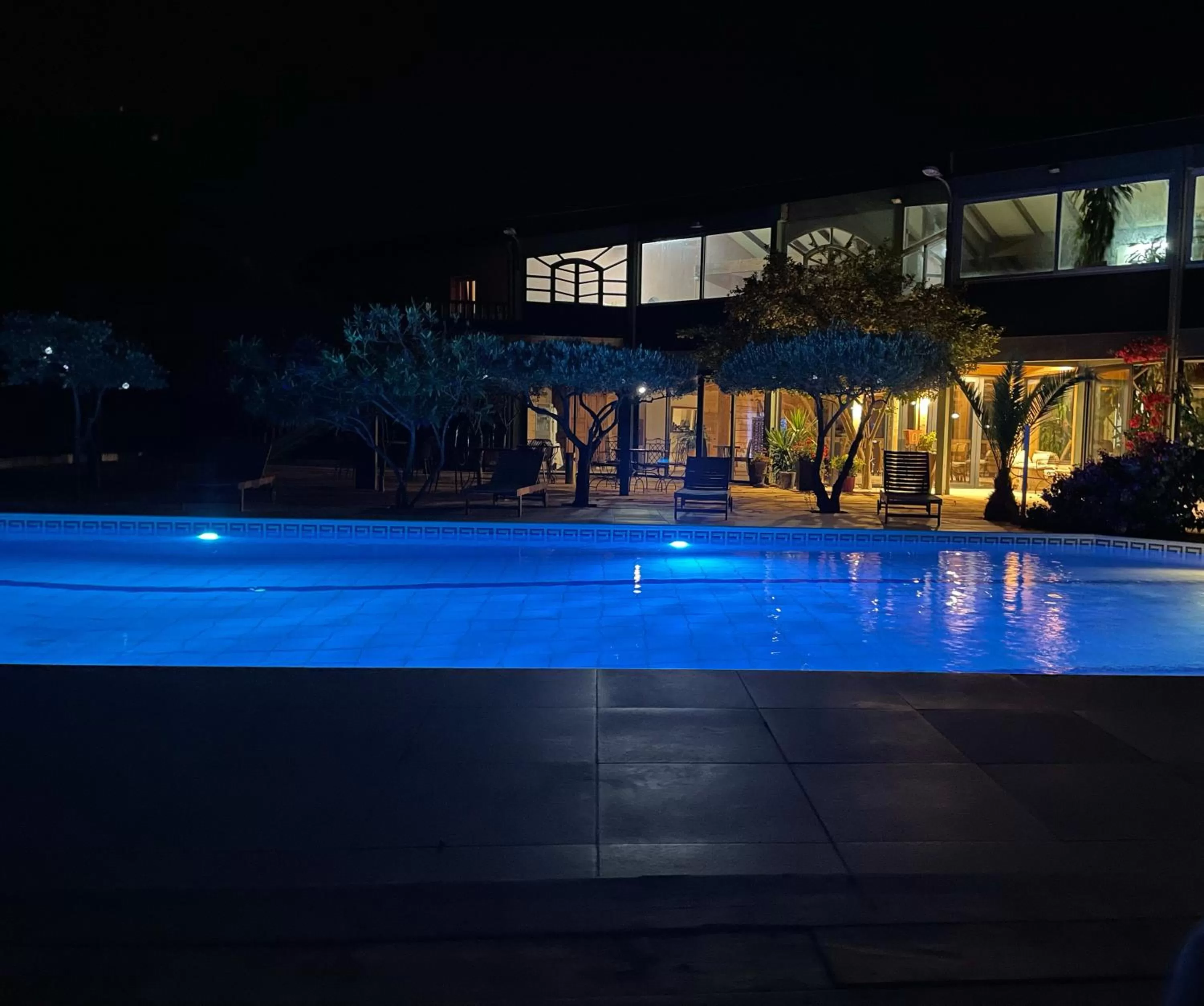 Property building in Tropic Hôtel