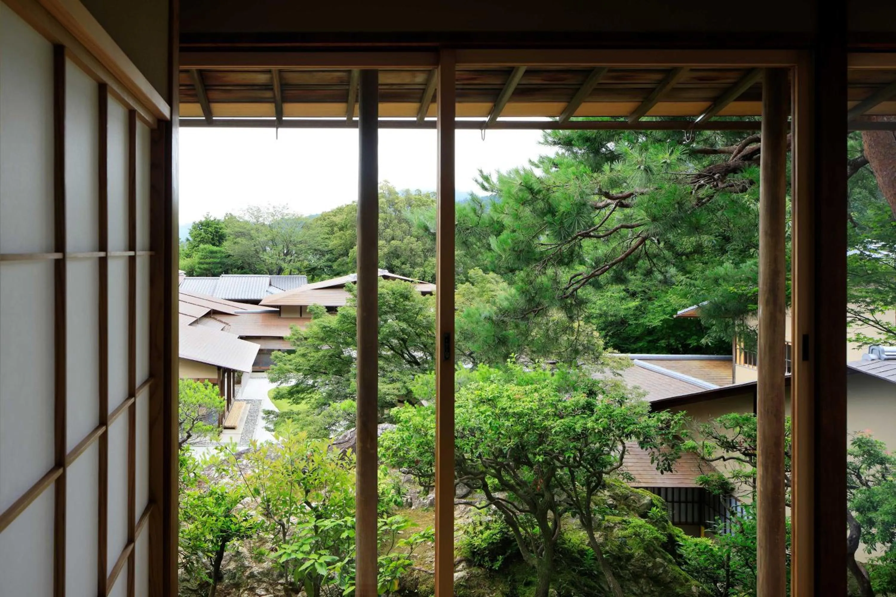 Photo of the whole room in The Westin Miyako Kyoto