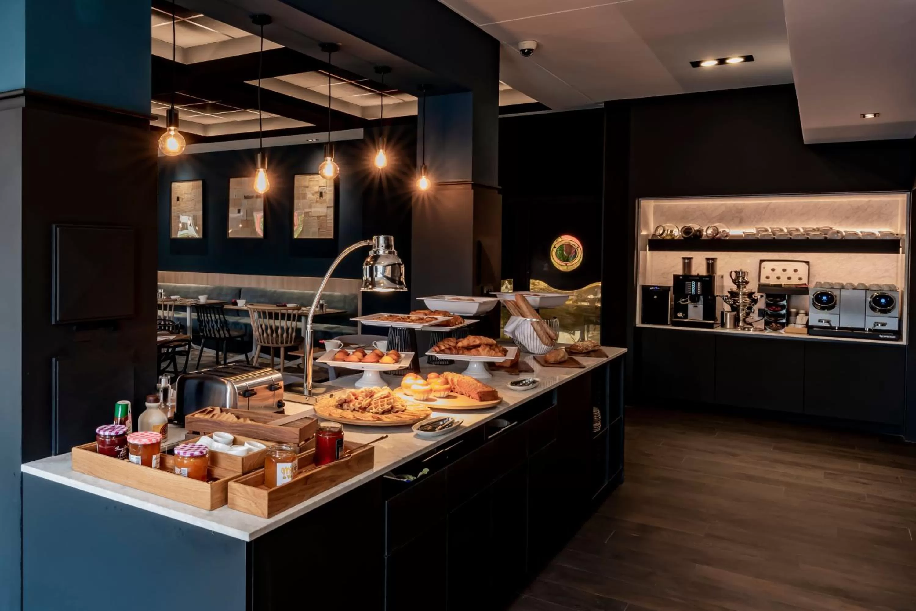 Restaurant/places to eat in Mercure Lille Marcq en Baroeul