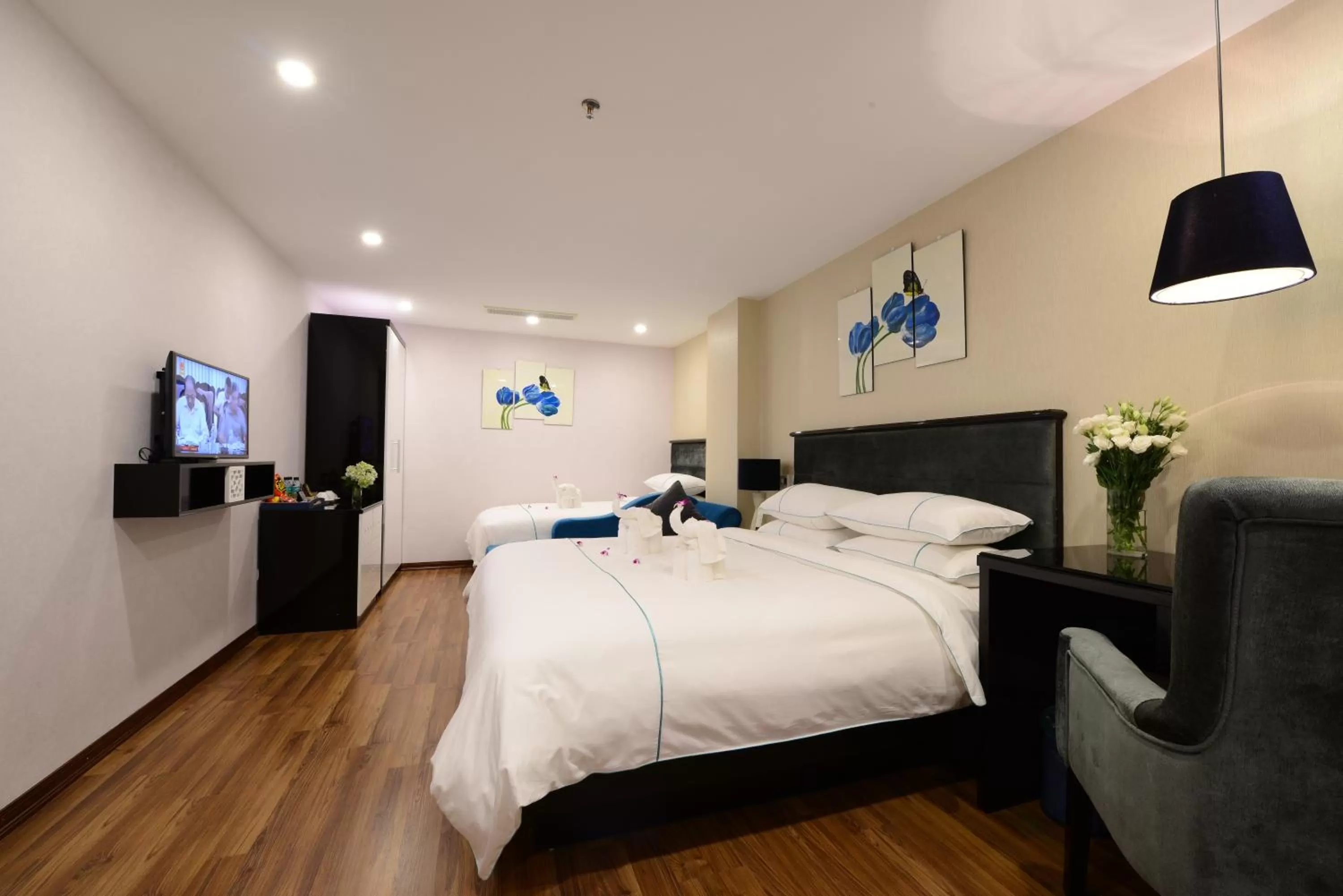 Bed in Hanoi Emerald Waters Hotel & Spa