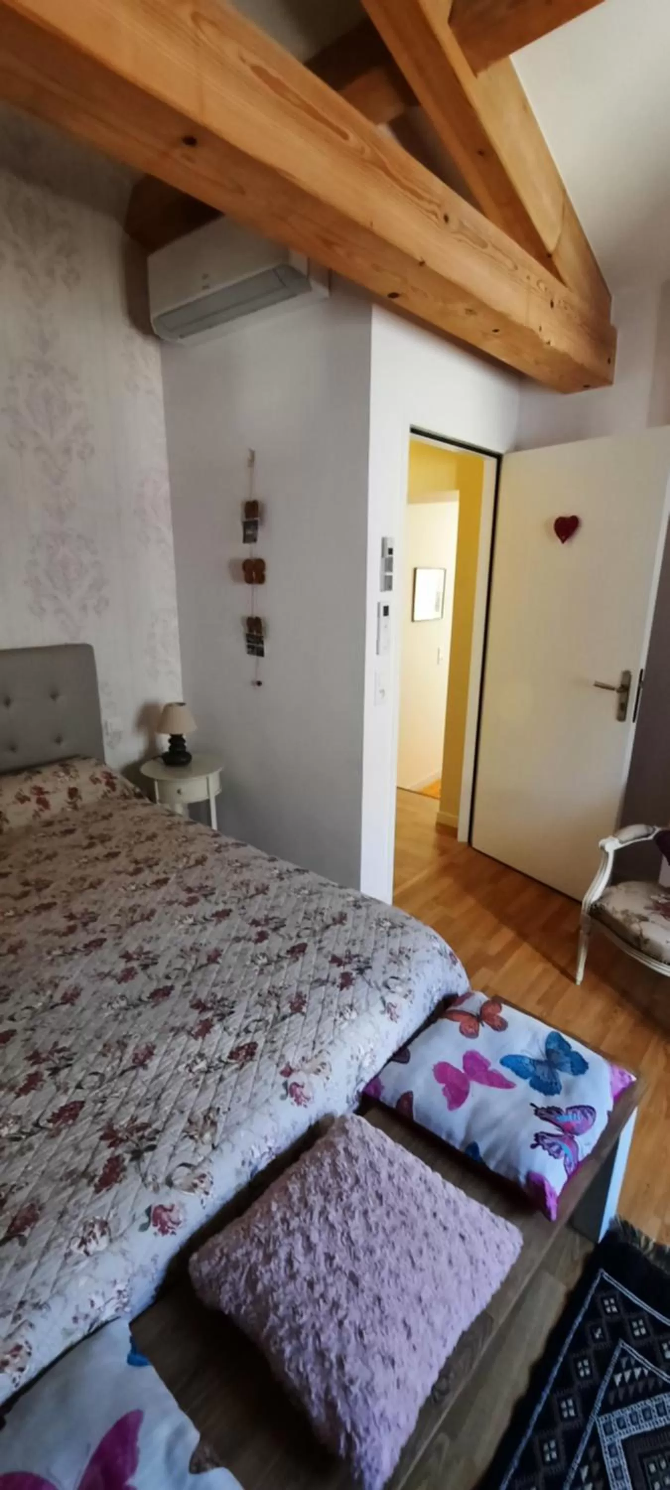 Photo of the whole room, Bed in Le Cocon