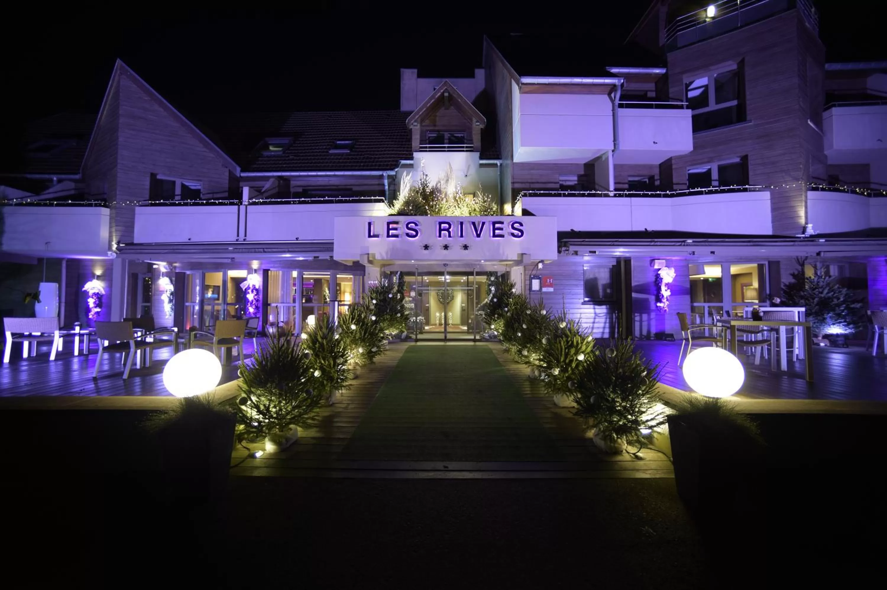 Facade/entrance in Hôtel Les Rives